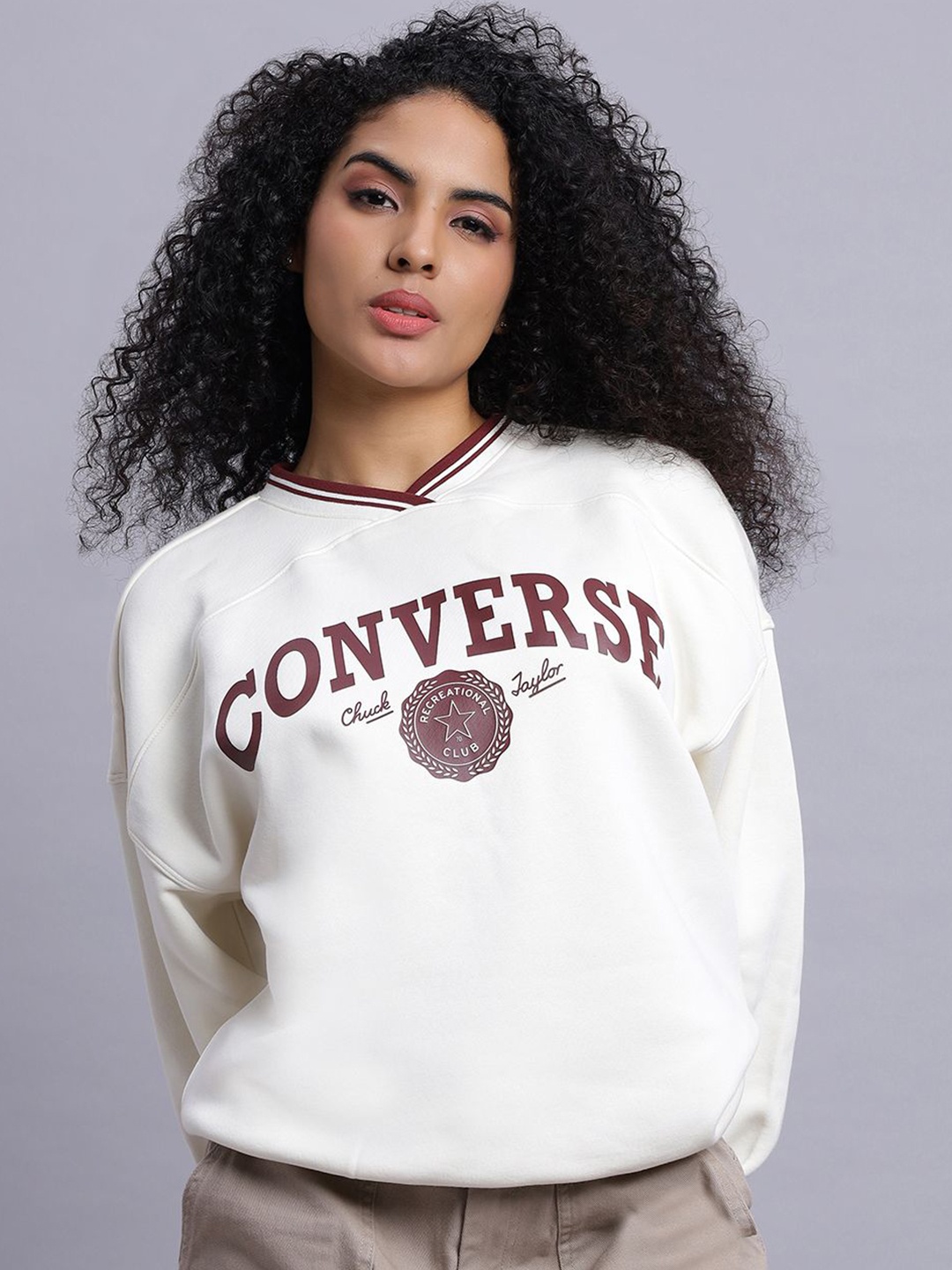 

Converse Women Retro Oversized V-Neck, Beige