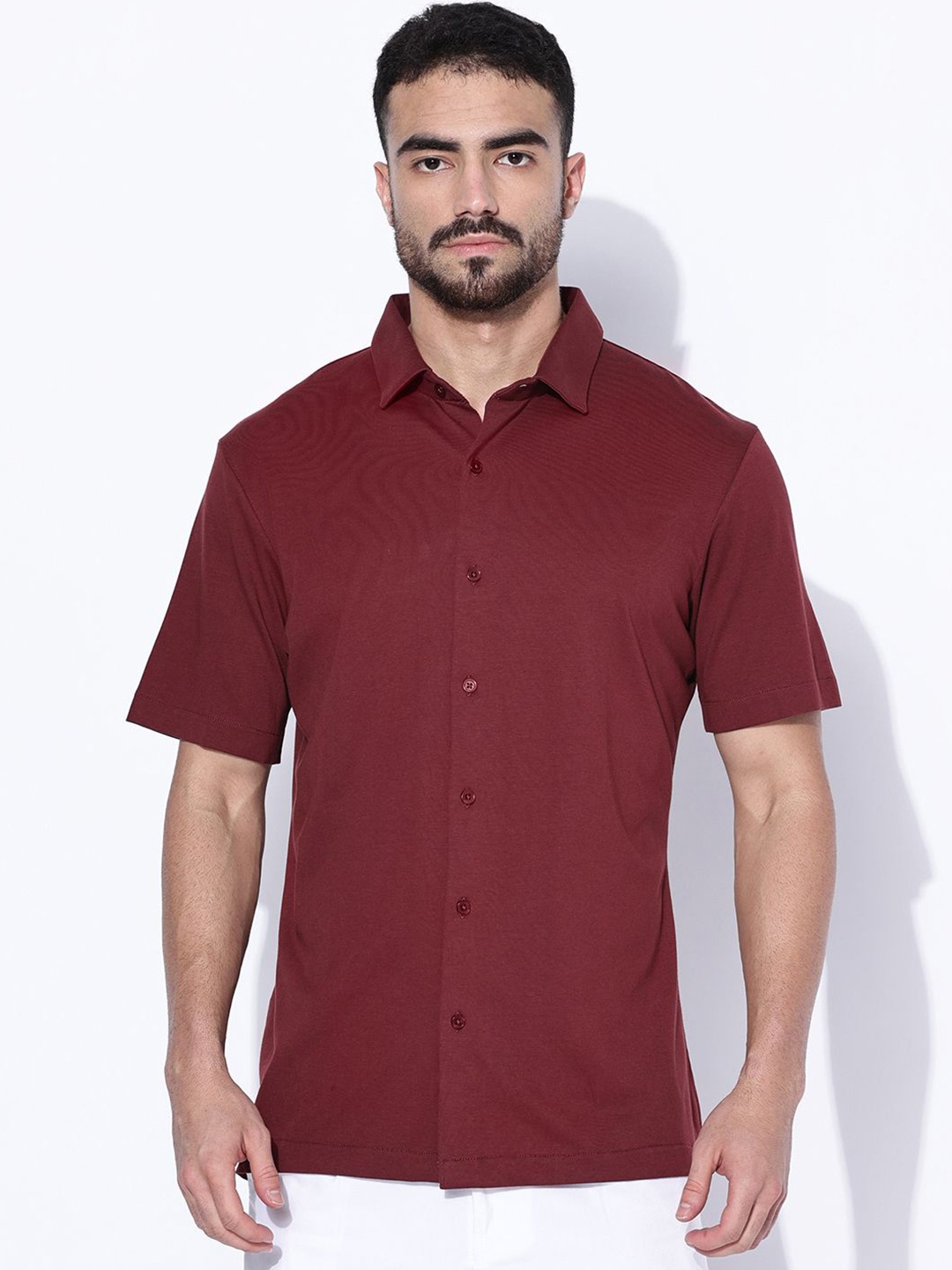 

BLUE TYGA Men Comfort Spread Collar Solid Casual Shirt, Maroon