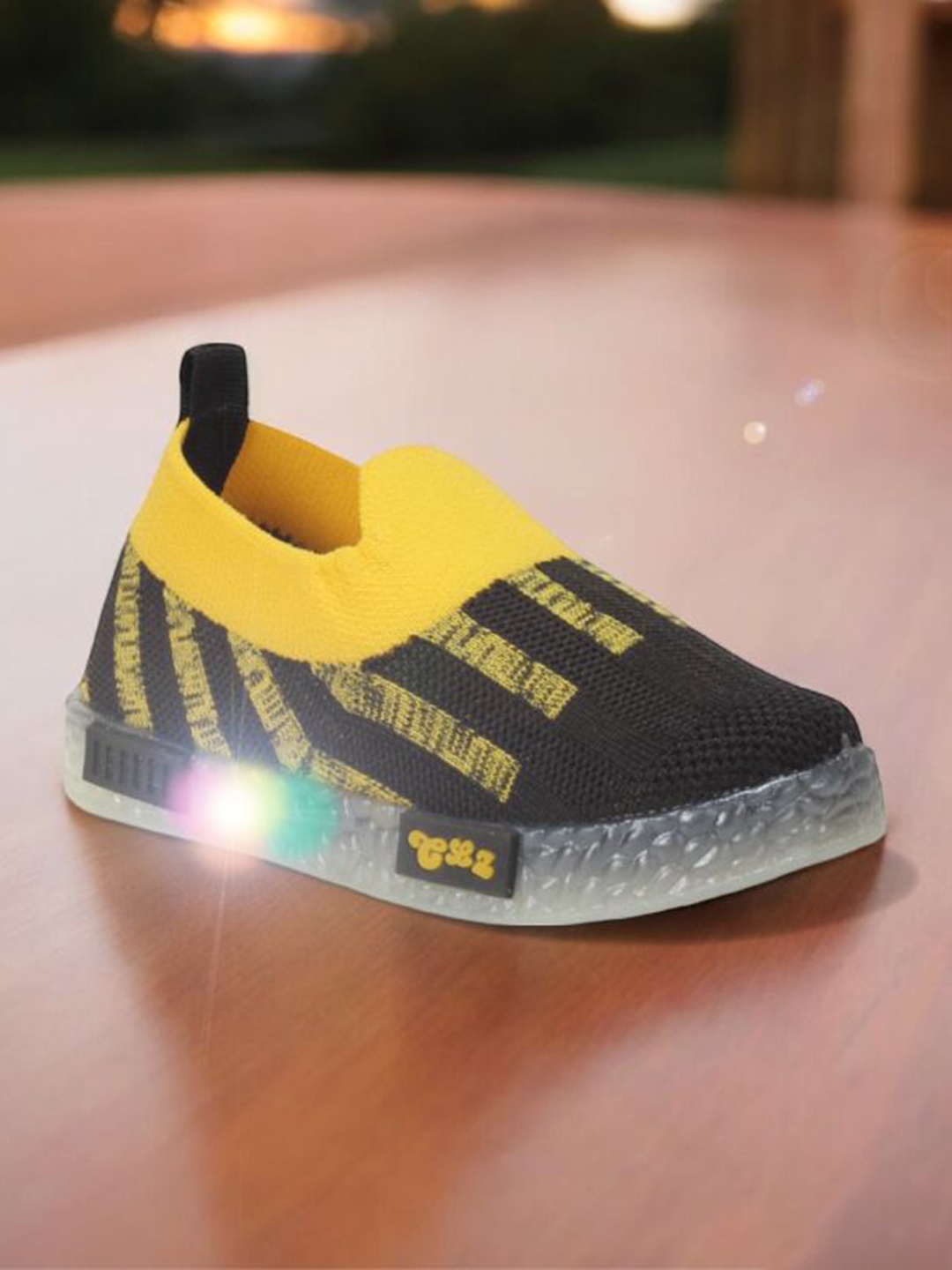 

Lil Lollipop Kids Woven Design LED Slip-On Sneakers, Black