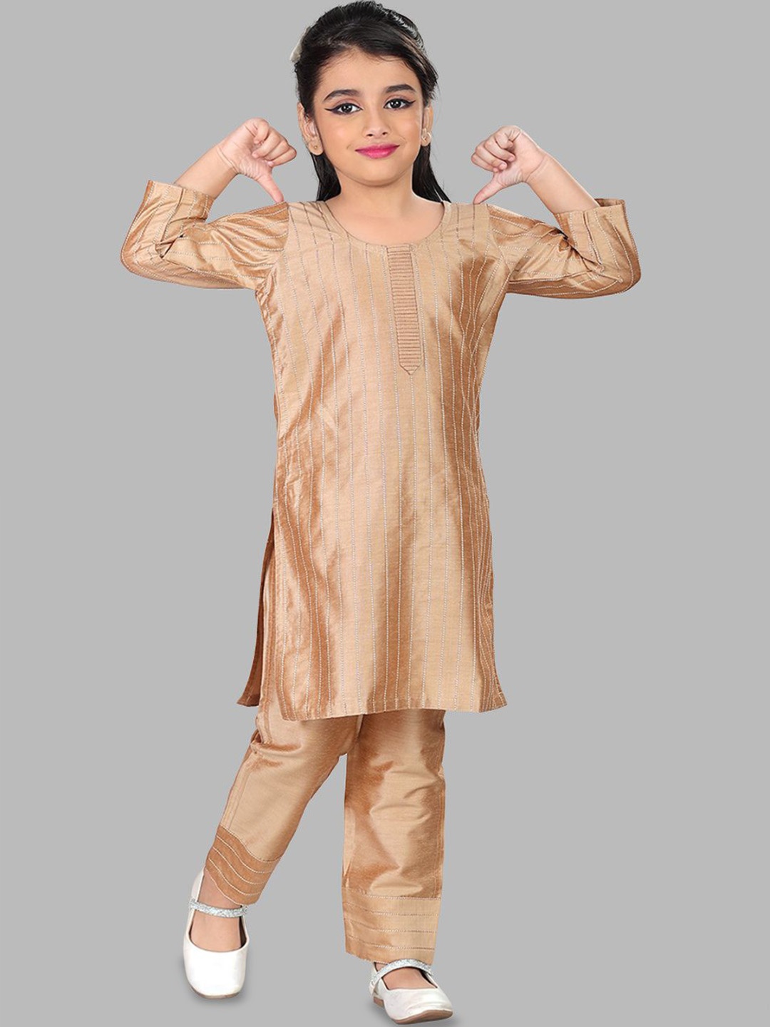 

Pehanaava Girls Striped Straight Kurta With Trouser, Gold