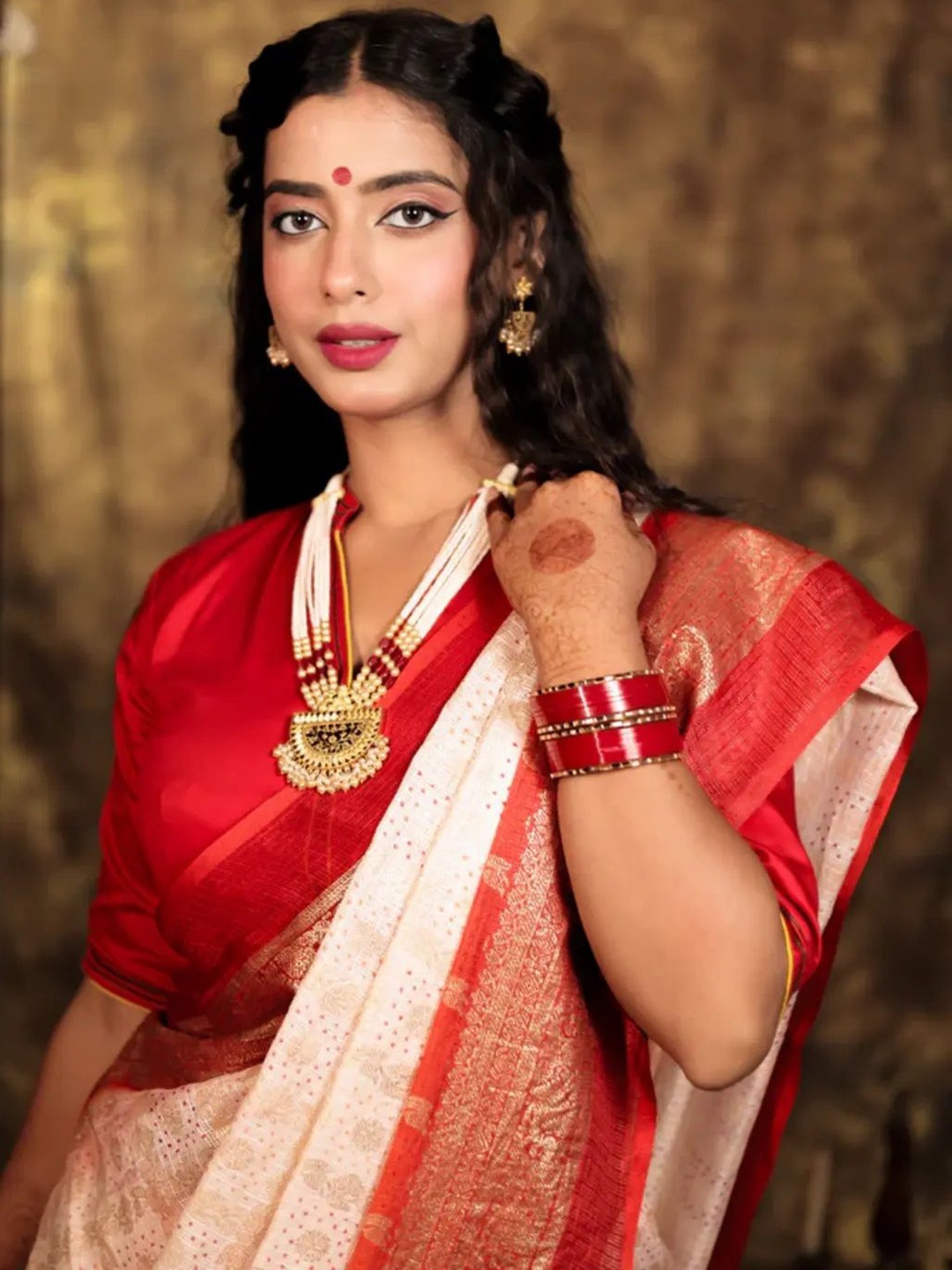 

THE SAFFRON SAGA Women Embroidered Durga Handpainted Sindoor Khela Pure Cotton Blouse, Red