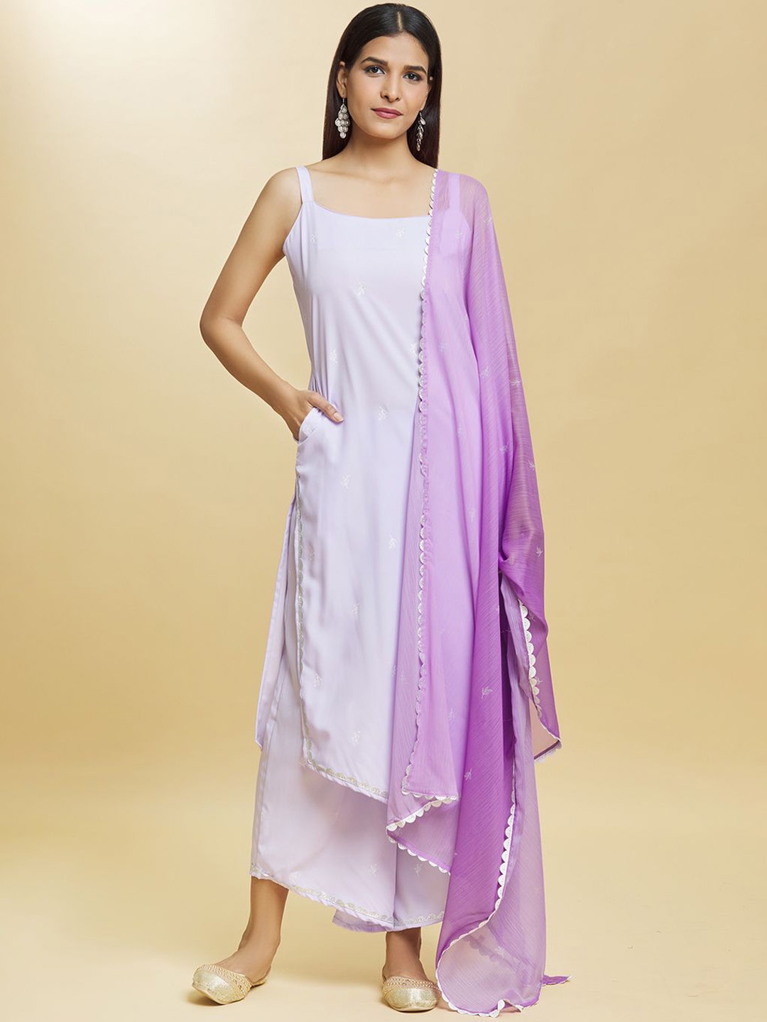

Adara Khan Women Floral Embroidered Regular Thread Work Kurta with Palazzos & With Dupatta, Purple
