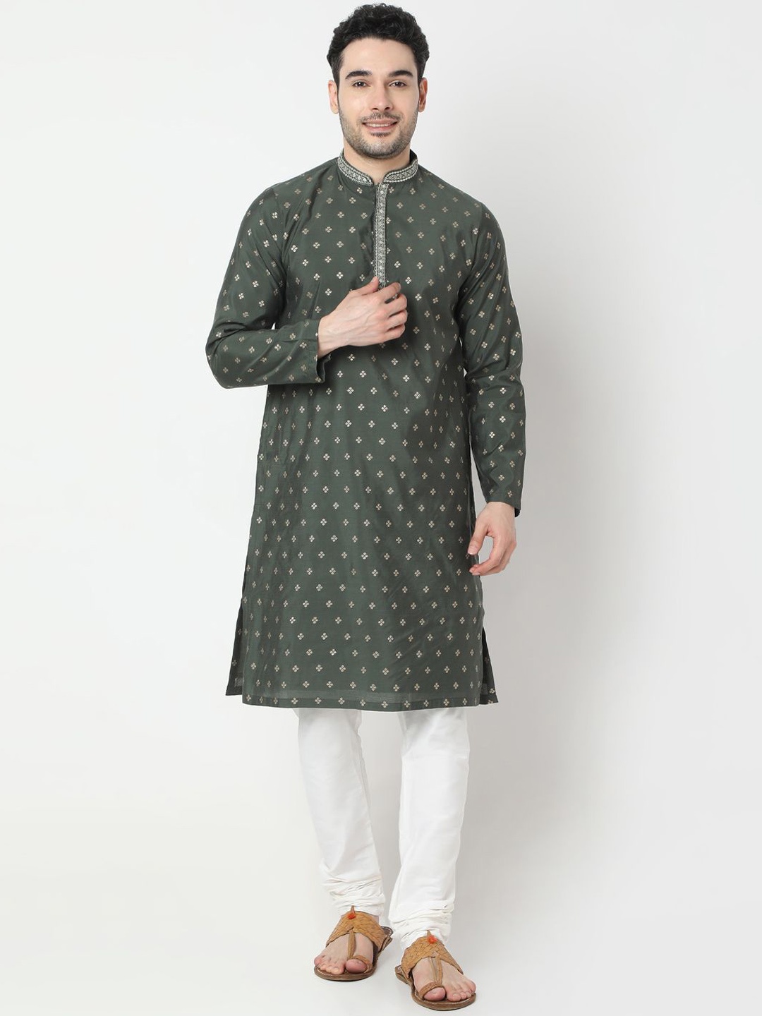 

Ethnicity Floral Woven Design Mandarin Collar Straight Kurta, Green