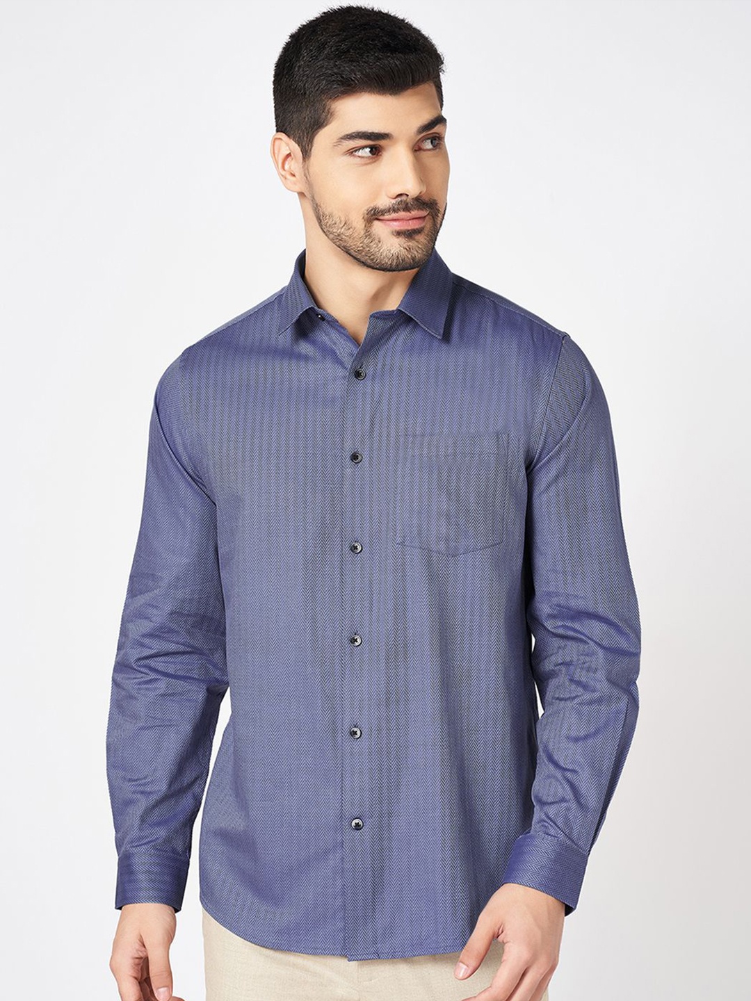 

Peregrine by Pantaloons Men Spread Collar Textured Cotton Formal Shirt, Blue