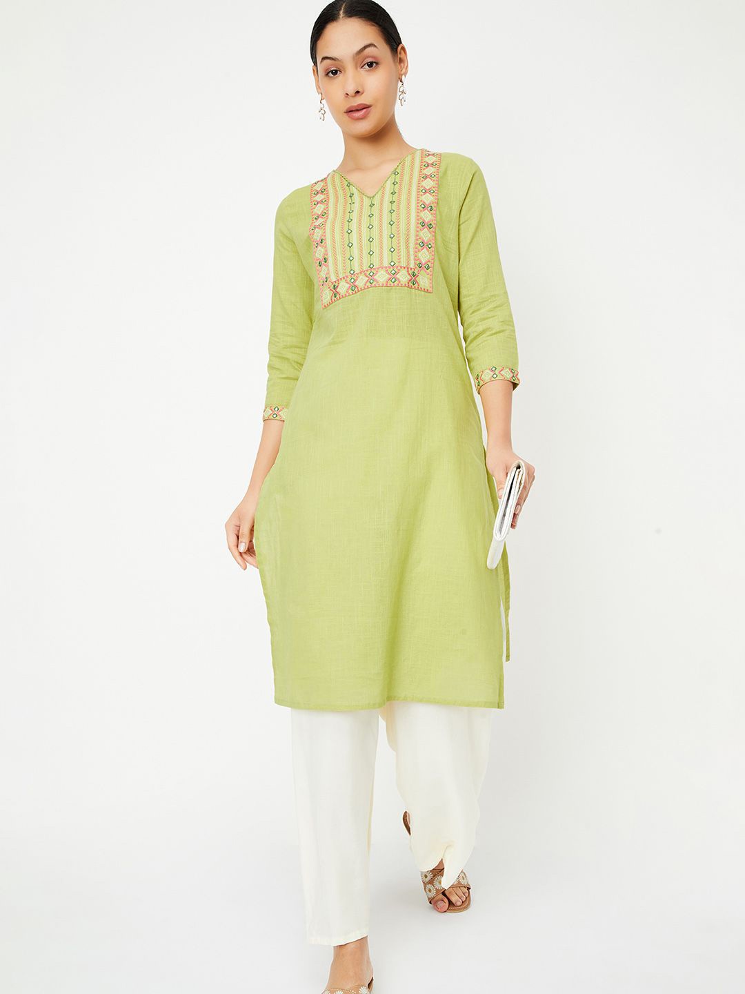 

max Geometric Yoke Design V Neck Cotton Straight Kurta, Green