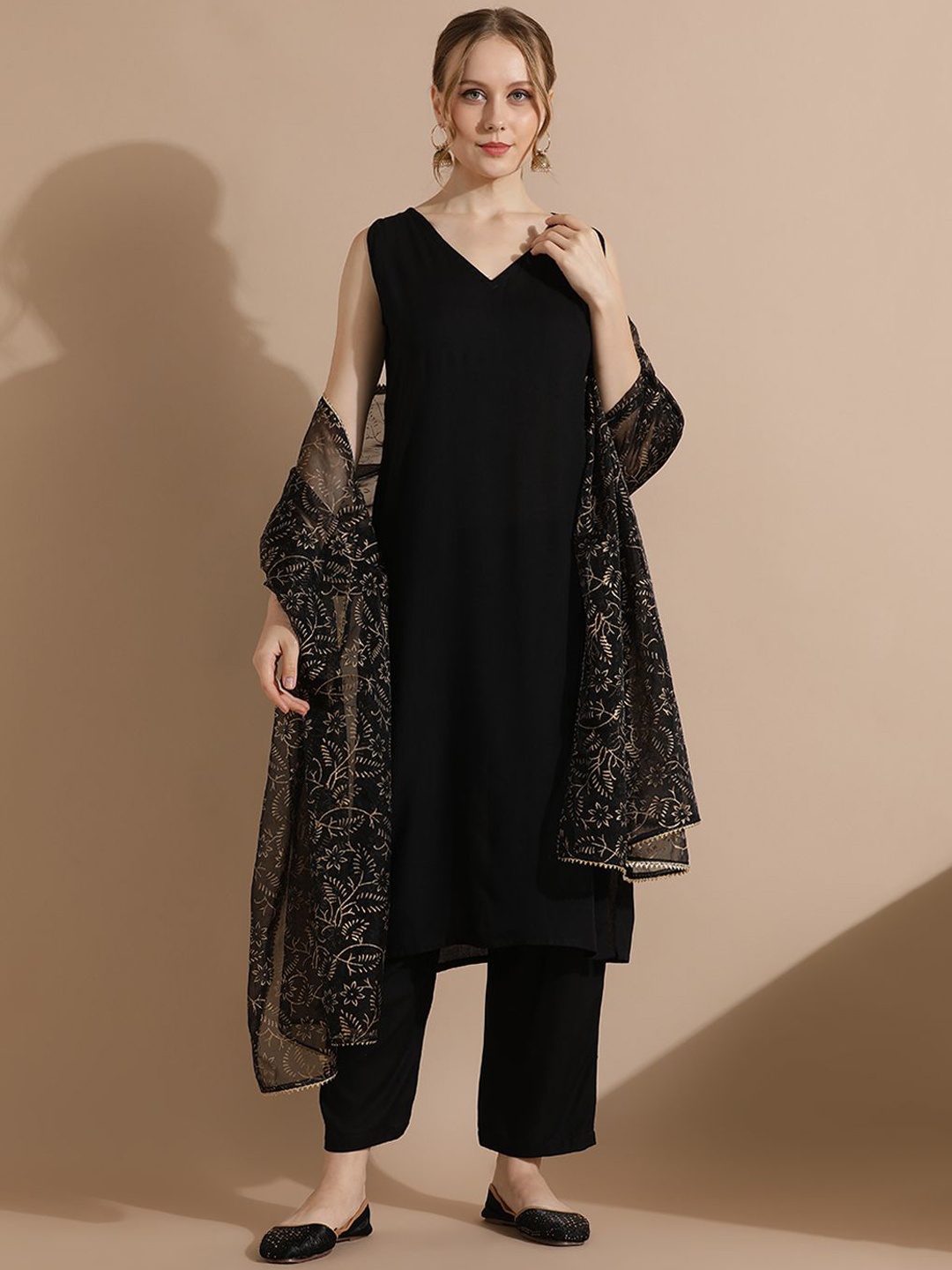 

Anouk Women Regular Kurta with Trousers & With Dupatta, Black
