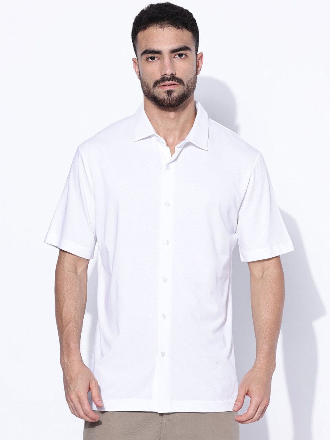 

BLUE TYGA Men Comfort Spread Collar Solid Casual Shirt, White