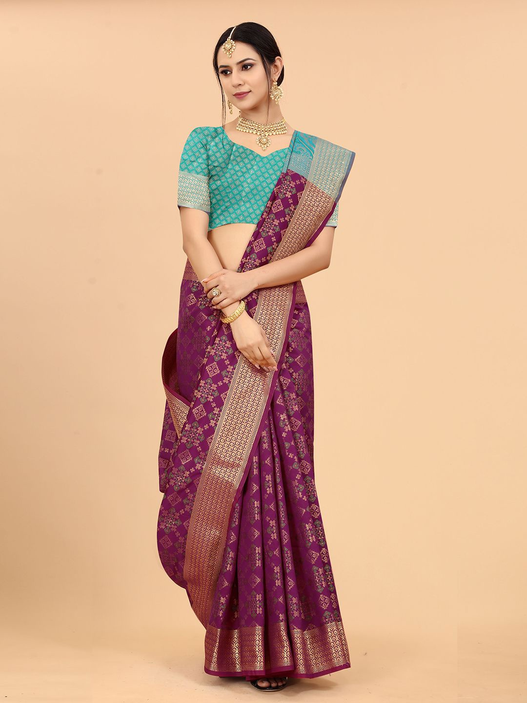 

JUST FASHION Woven Design Zari Patola Saree, Magenta