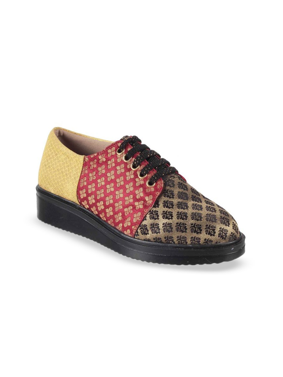 

Cheemo Women Woven Design Sneakers, Black