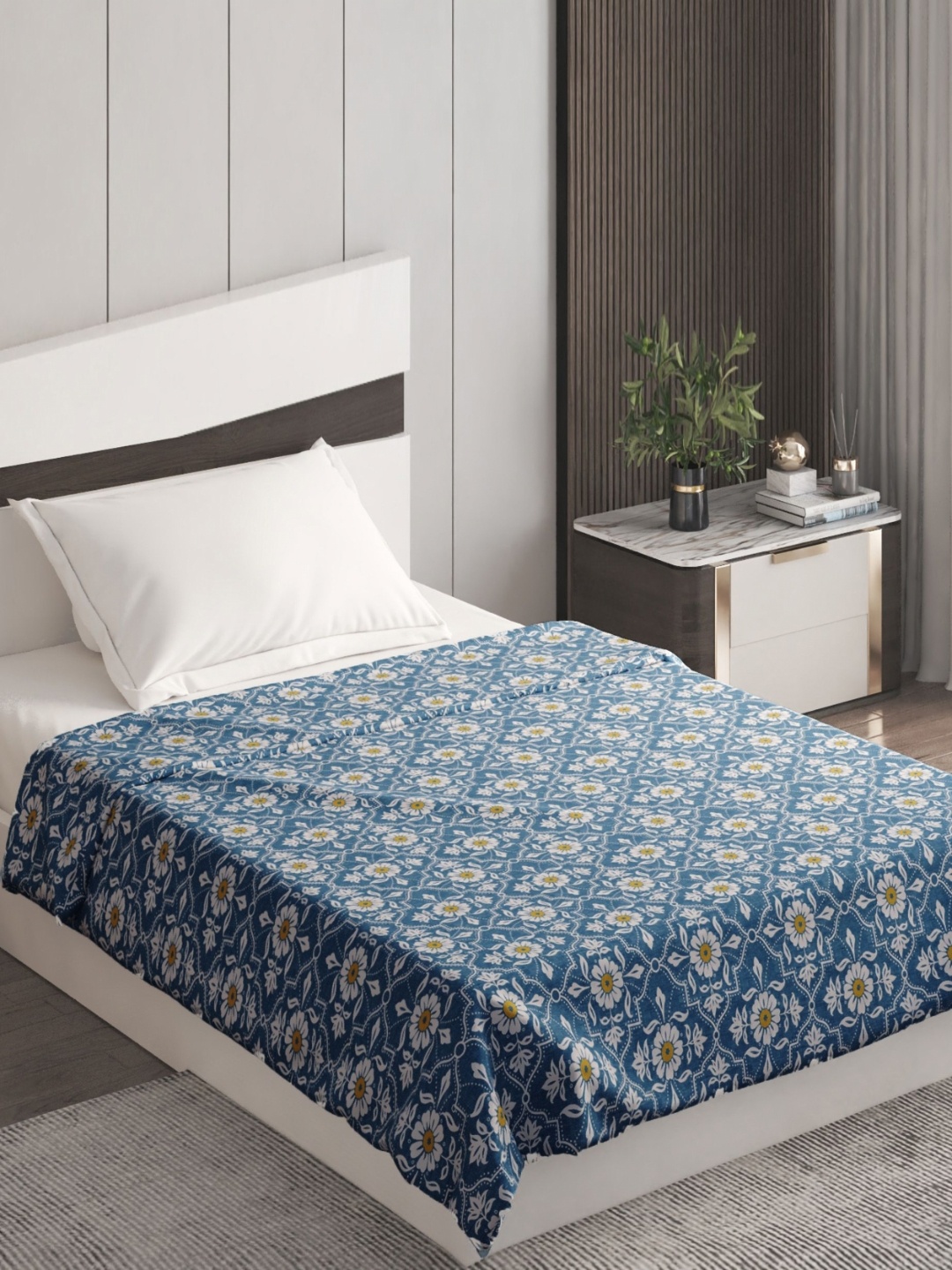 

Home Centre Blue & White Floral Single Bed Dohar