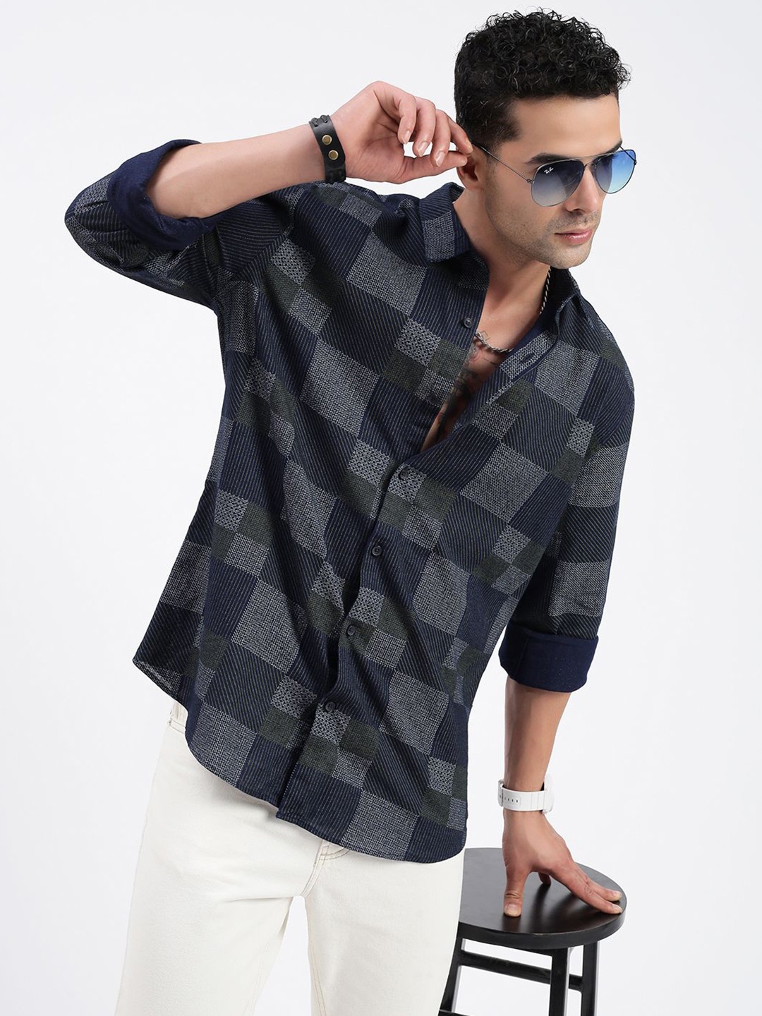 

SHOWOFF Men Standard Spread Collar Geometric Printed Cotton Casual Shirt, Navy blue