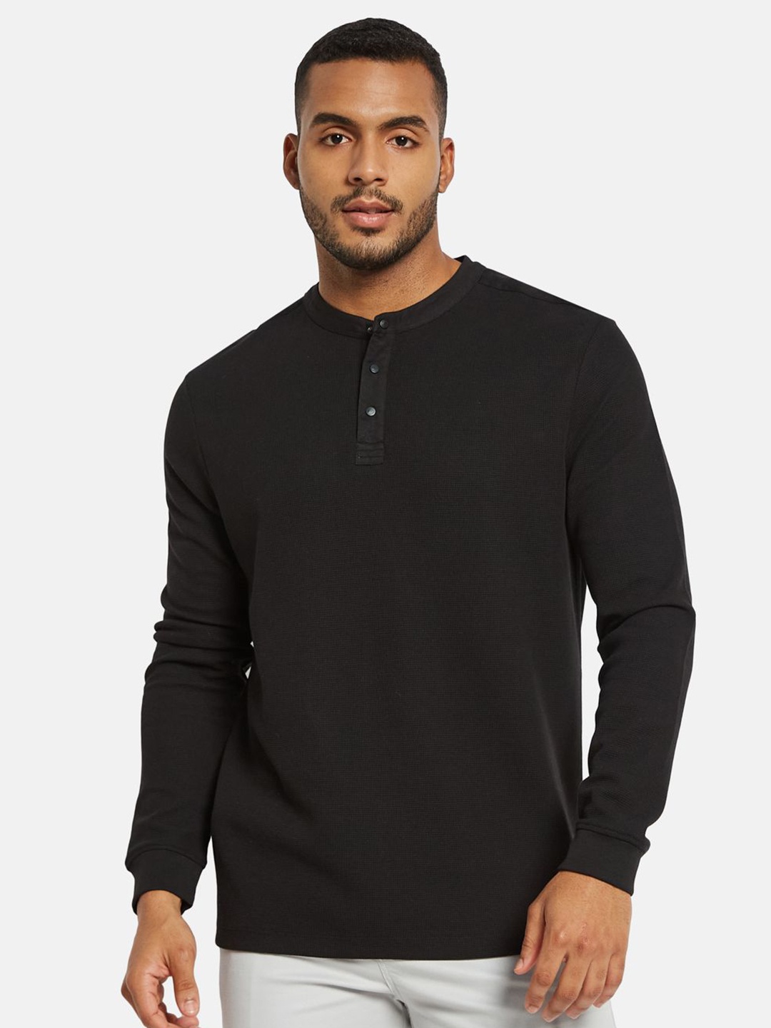 

METTLE Men Solid Mandarin Collar Cotton T-shirt, Black