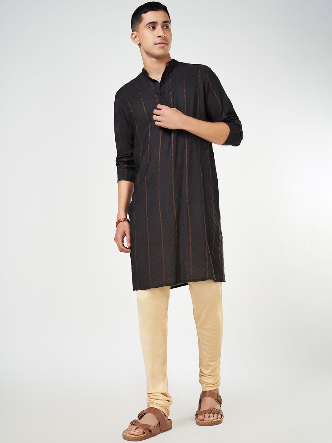 

indus route by Pantaloons Striped Woven Design Pure Cotton Mandarin Collar Straight Kurta, Black
