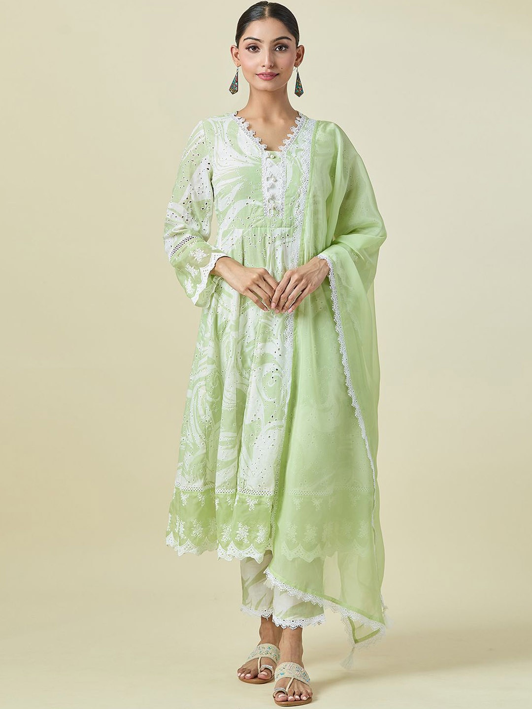 

Adara Khan Women Printed Empire Kurta with Trousers & With Dupatta, Green