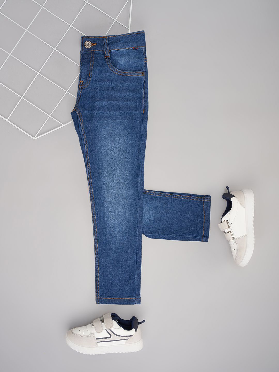 

Pantaloons Junior Boys Light Fade Jeans, Navy blue