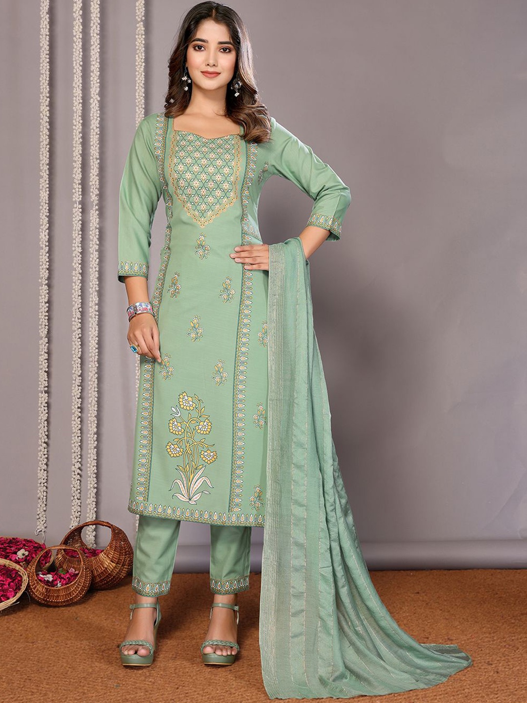 

Royal Export Ethnic Motifs Printed Straight Kurta With Trousers & Dupatta, Green
