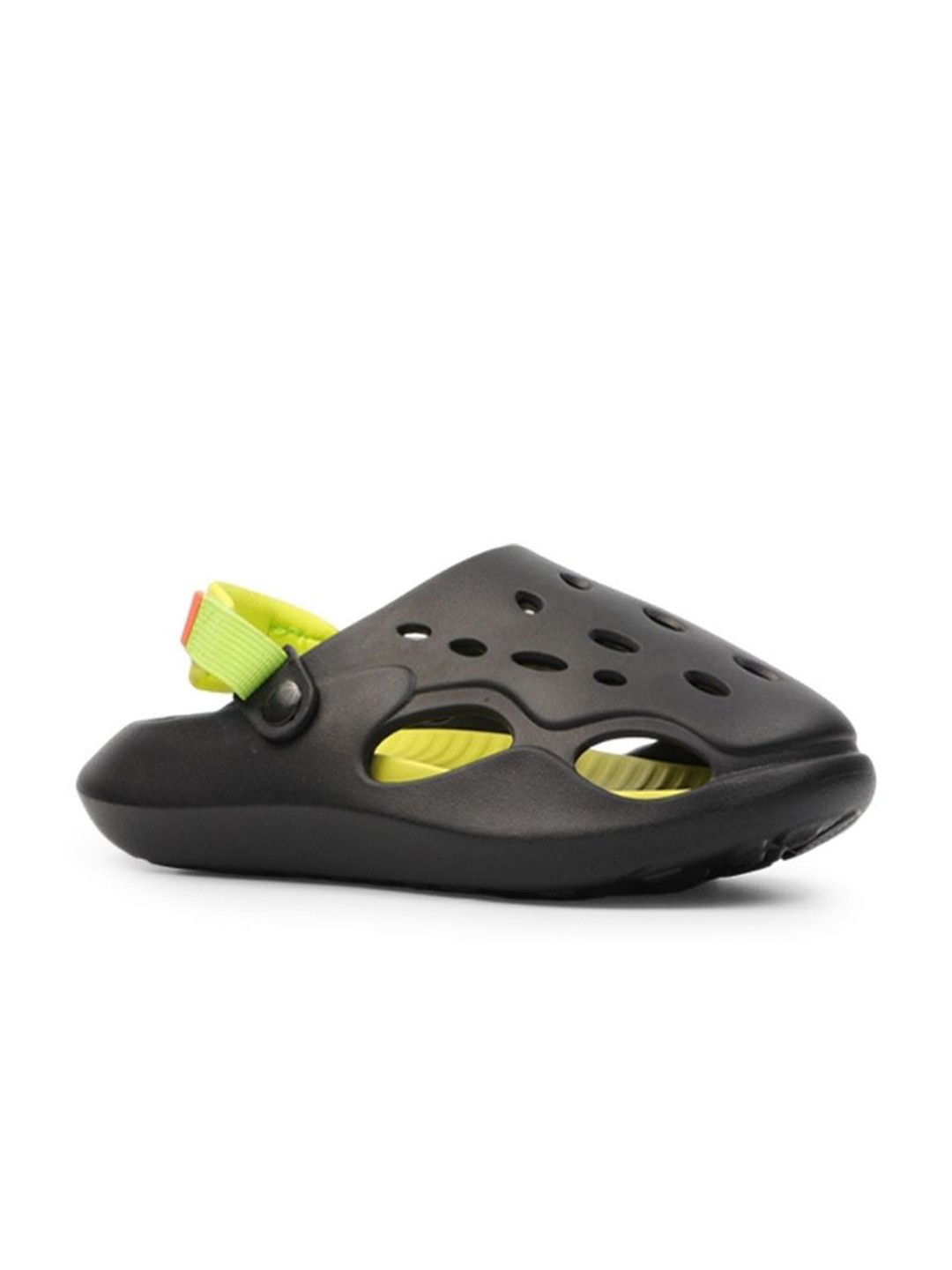 

SPIFFERS Men Self Design Croslite Clogs, Black