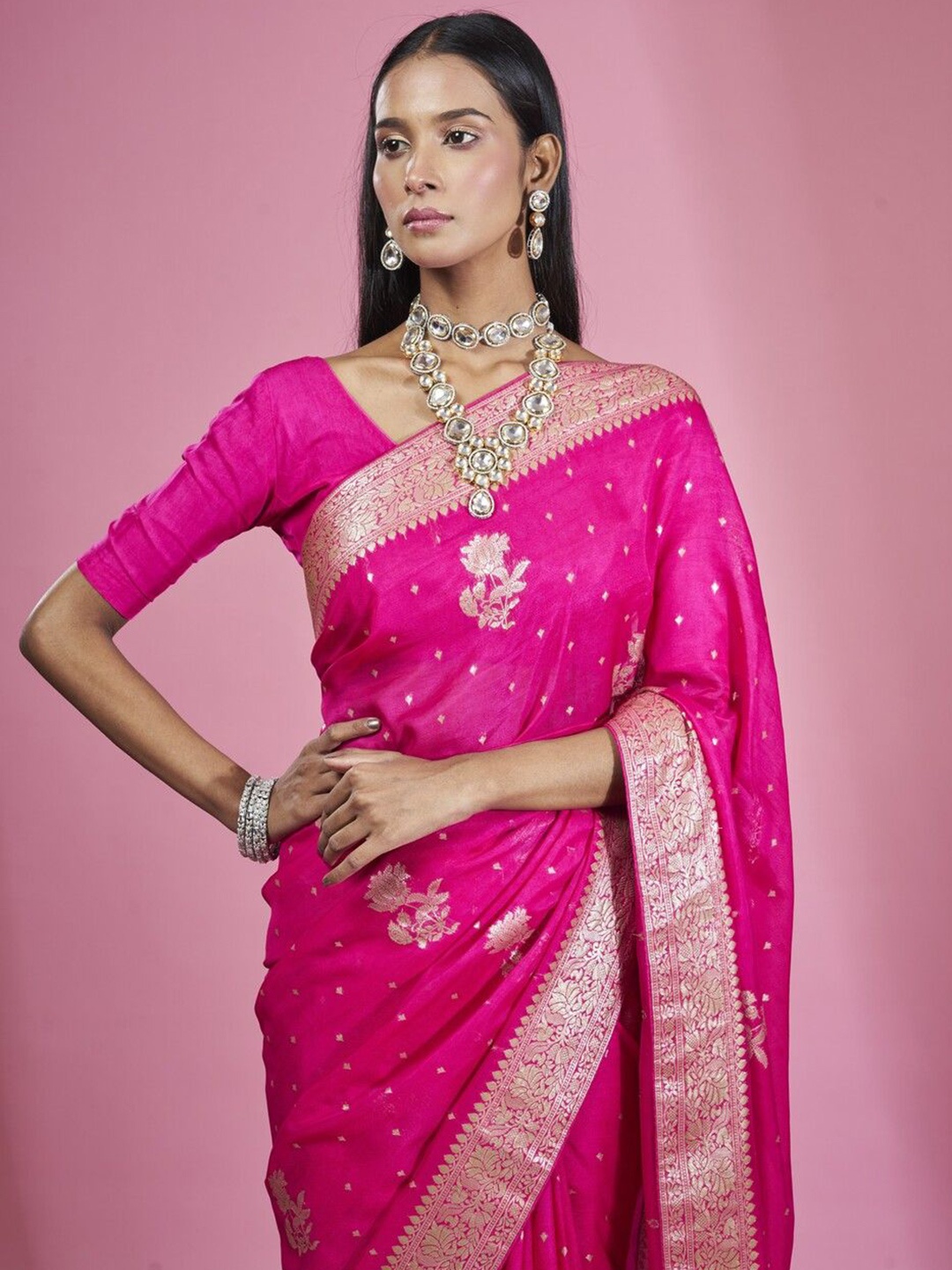 

ISHKIYA Ethnic Motifs Zari Saree, Magenta