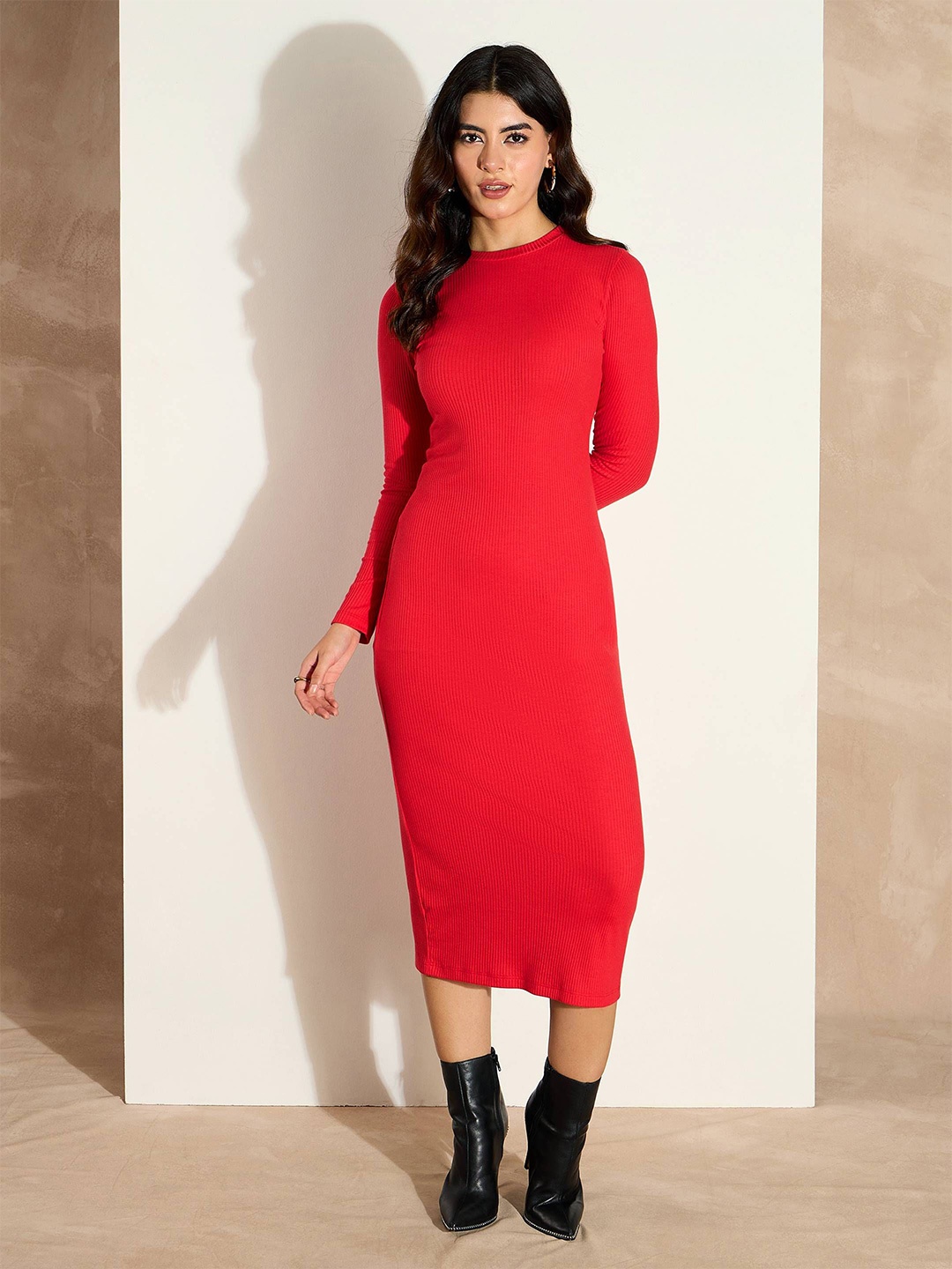 

SASSAFRAS Women Solid Bodycon Midi Dress, Red