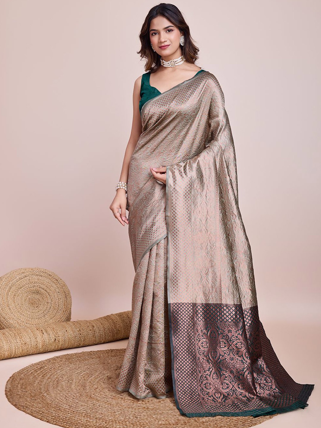 

CARTYSHOP Woven Design Zari Kanjeevaram Saree, Olive