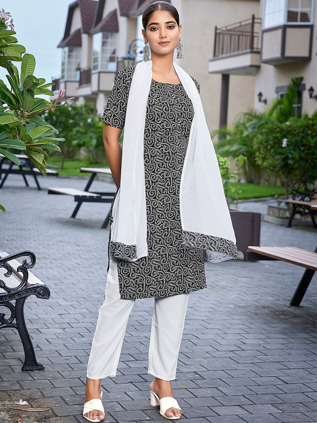 

Royal Export Geometric Printed Straight Kurta With Trouser & Dupatta, Black