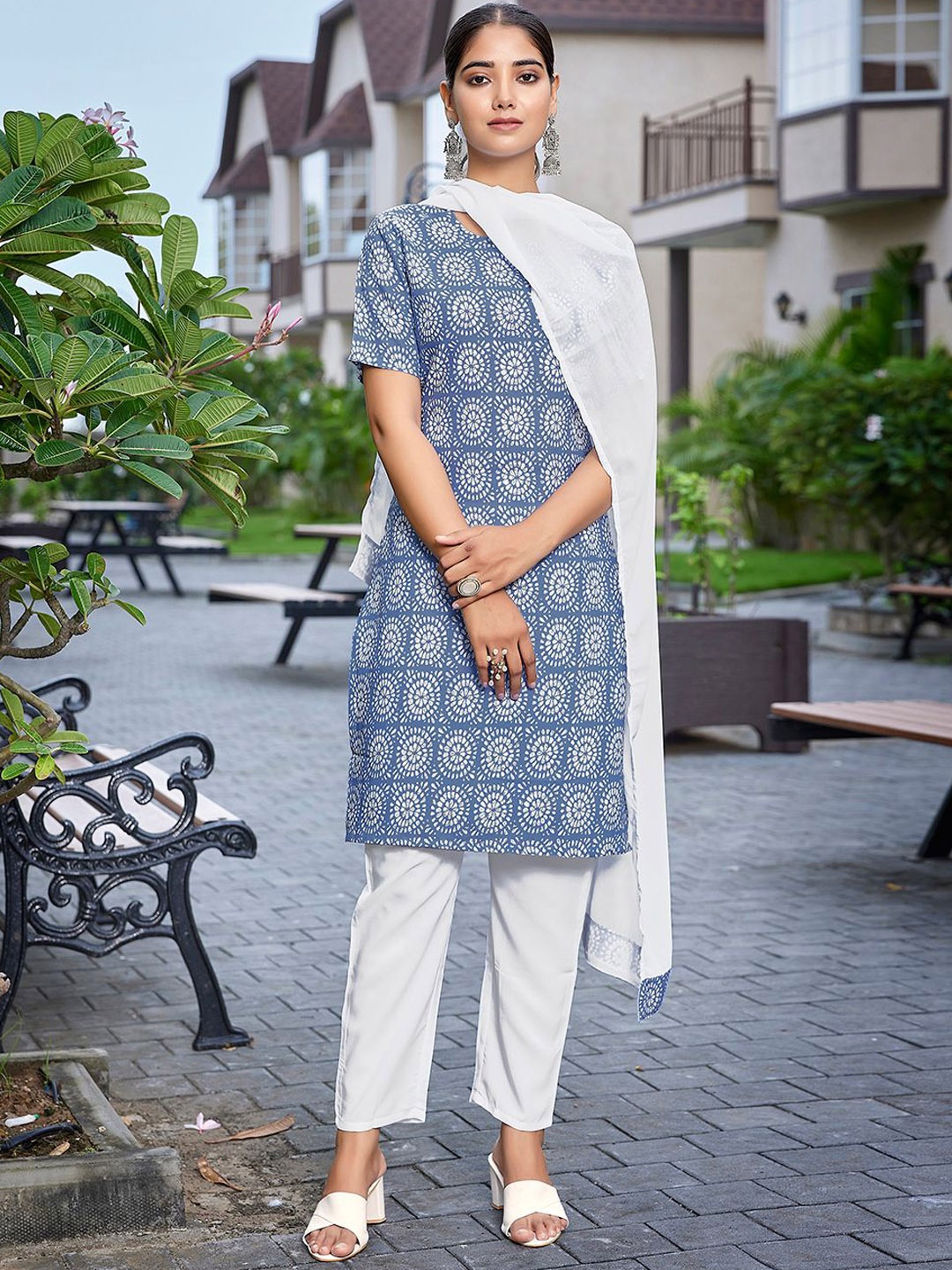 

Royal Export Geometric Printed Straight Kurta With Trouser & Dupatta, Blue