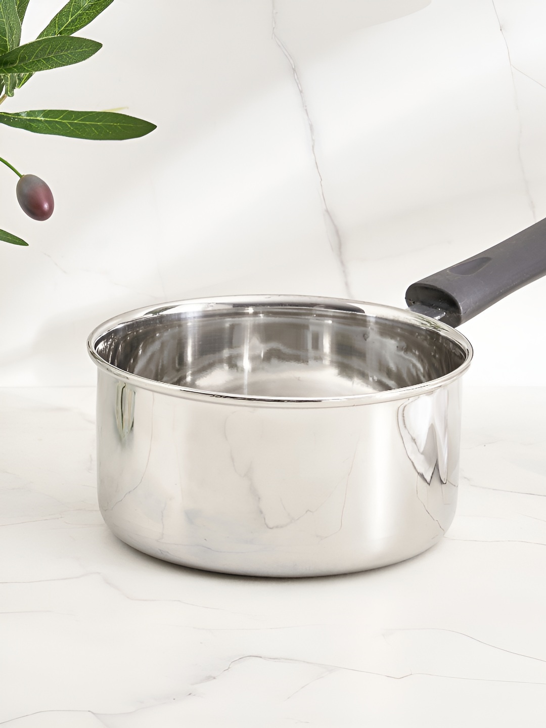 

Home Centre Corsica Aresco Stainless Steel Saucepan - 1.35L, Silver