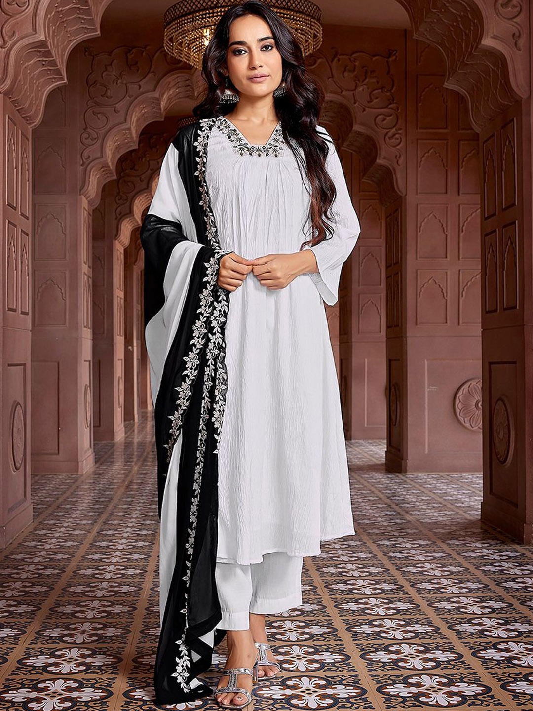 

Royal Export Floral Embroidered Thread Work Anarkali Kurta With Trousers & Dupatta, White