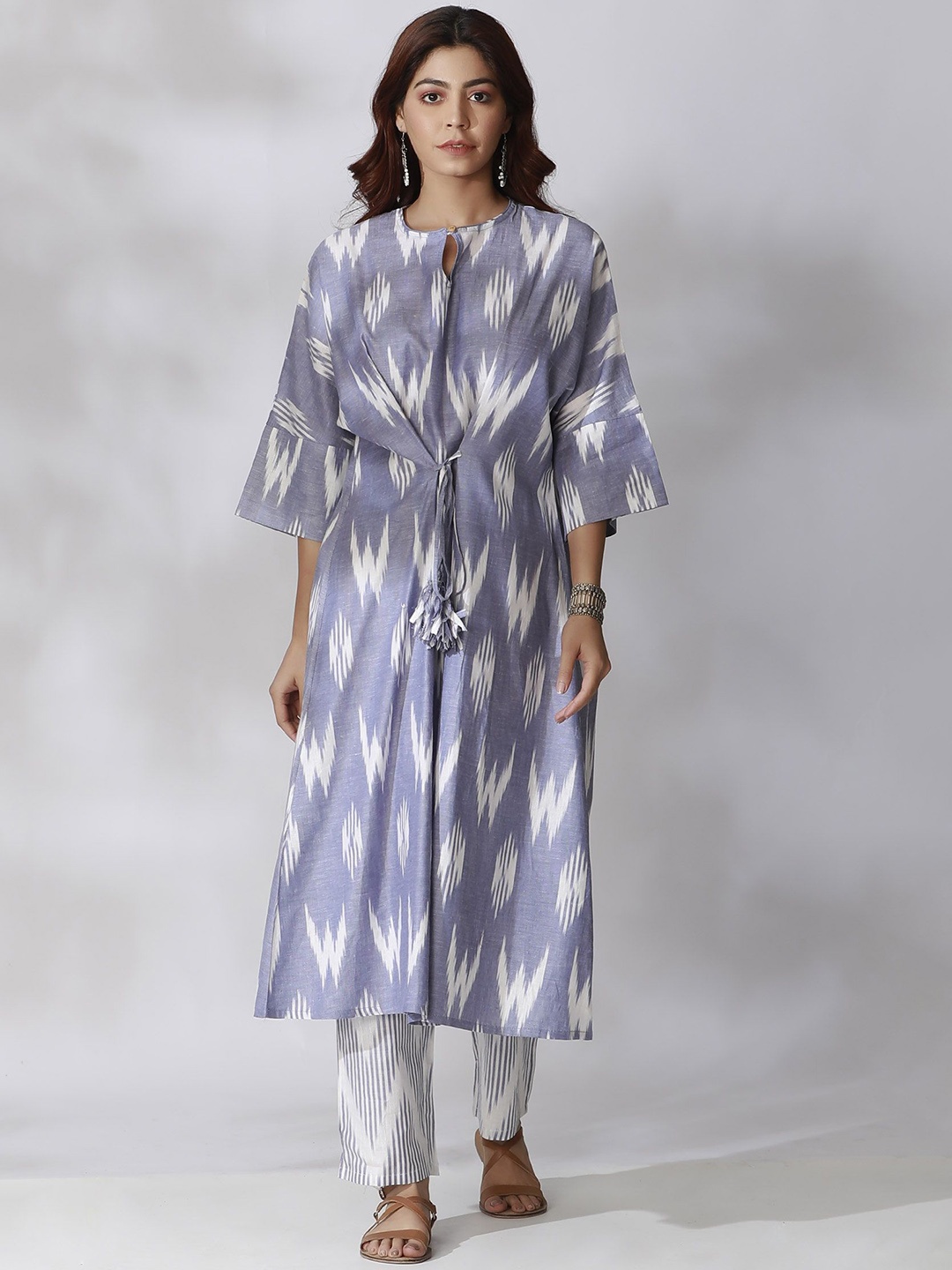 

TJORI Ikkat Printed Keyhole Neck Tie Ups Detail Cotton Kaftan Kurta, Blue