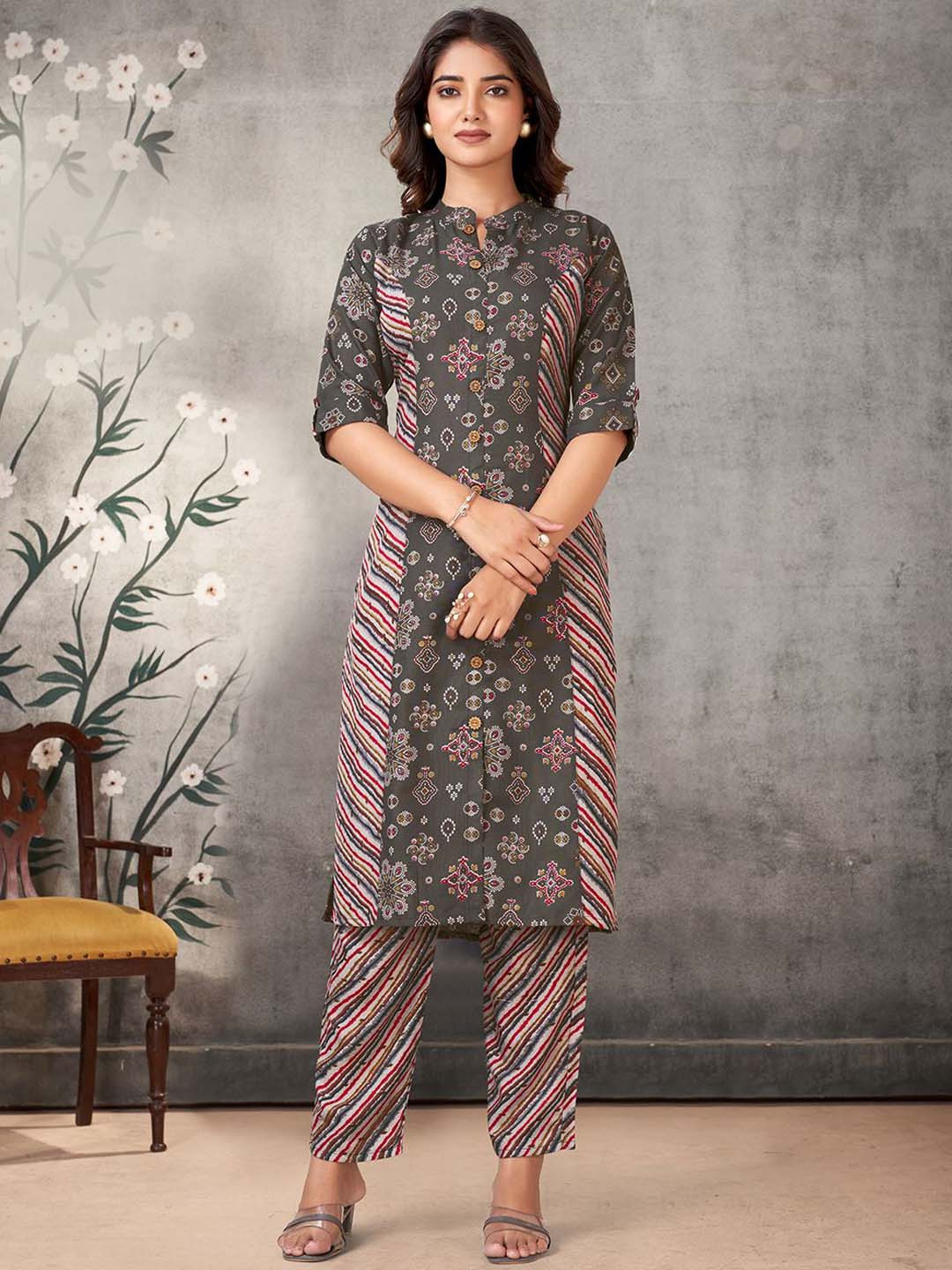 

KALINI Floral Printed Mandarin Collar Straight Kurta with Trousers, Grey
