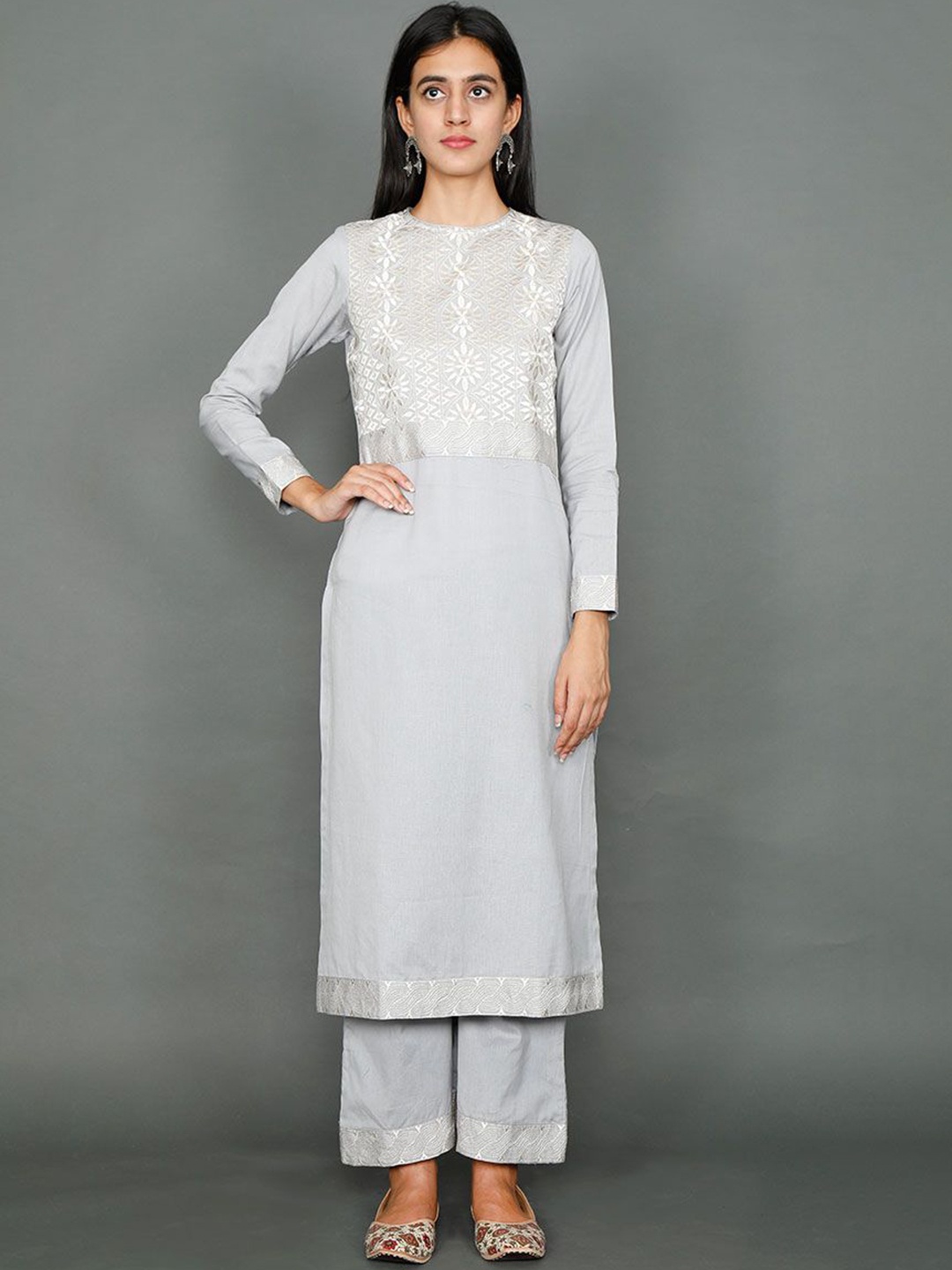 

TJORI Yoke Design Thread Work Embroidered Cotton Straight Kurta, Grey