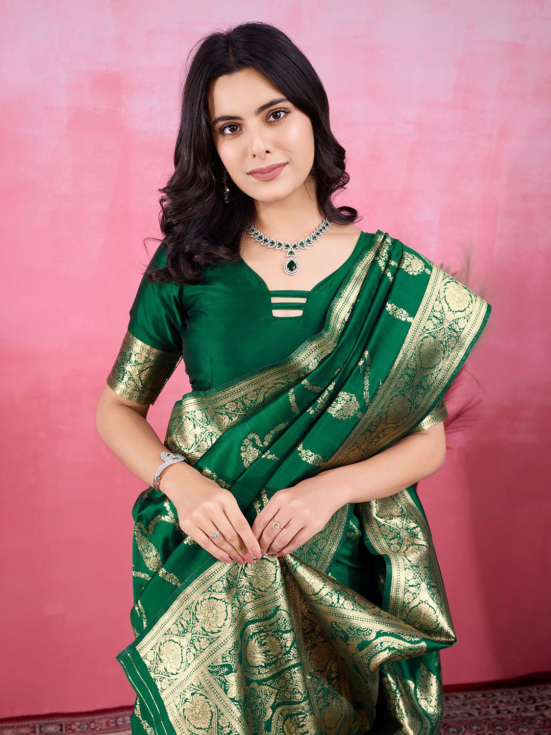 

NIWAA Woven Design Zari Pure Silk Kanjeevaram Saree, Green