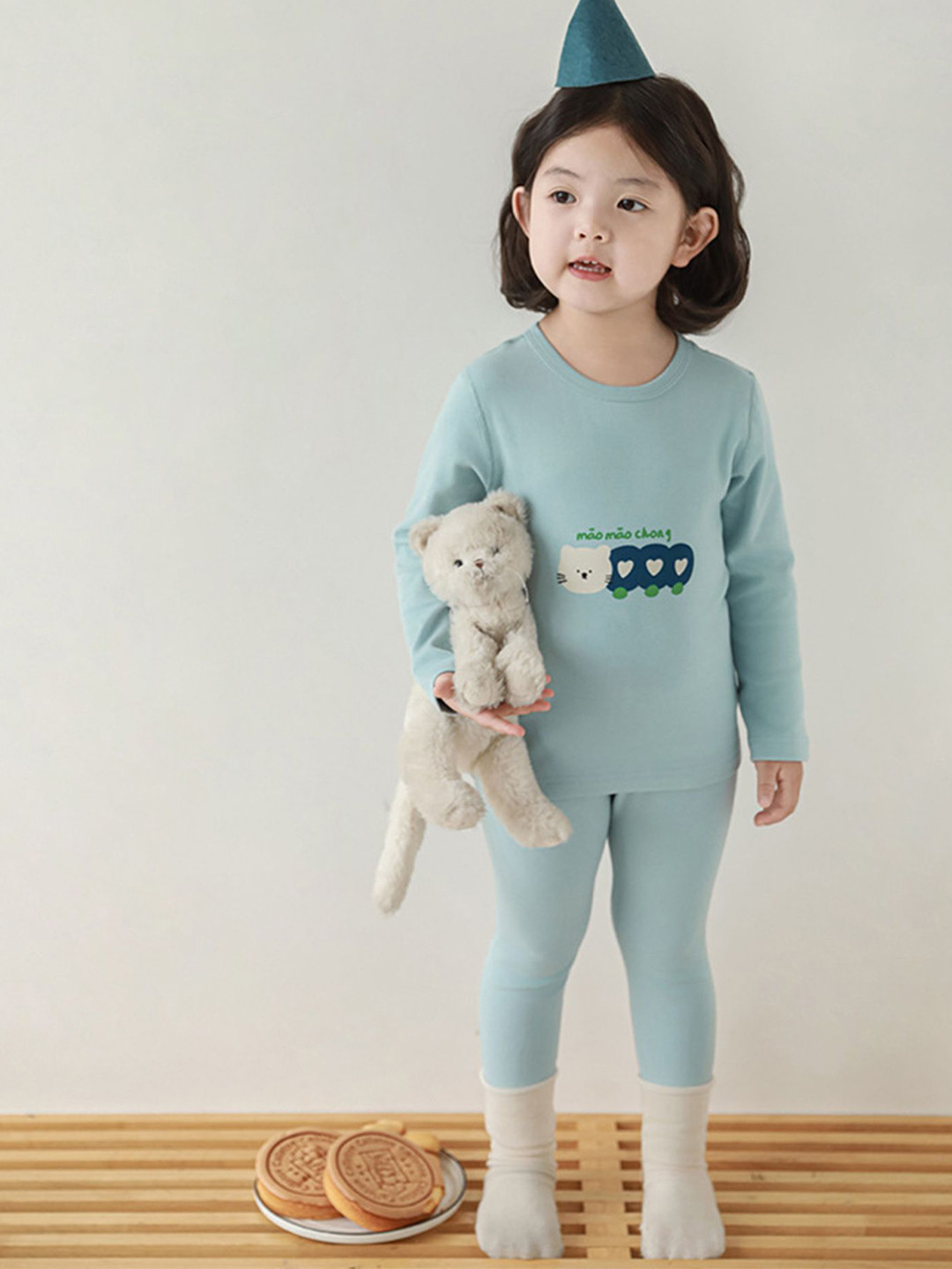 

LULU & SKY Girls Printed Round Neck Night Suit, Blue