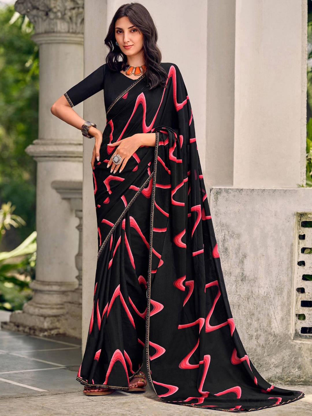 

SANSKAR Abstract Printed Saree With Blouse Piece, Black