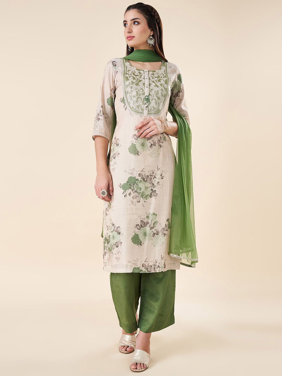 

RANGMANCH BY PANTALOONS Floral Printed Thread Work Kurta with Trouser & Dupatta, Off white