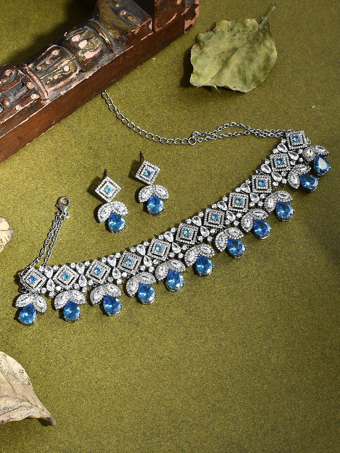 

Voylla Rhodium-Plated AD-Studded Before Sunrise Haunani Necklace and Earrings, Silver