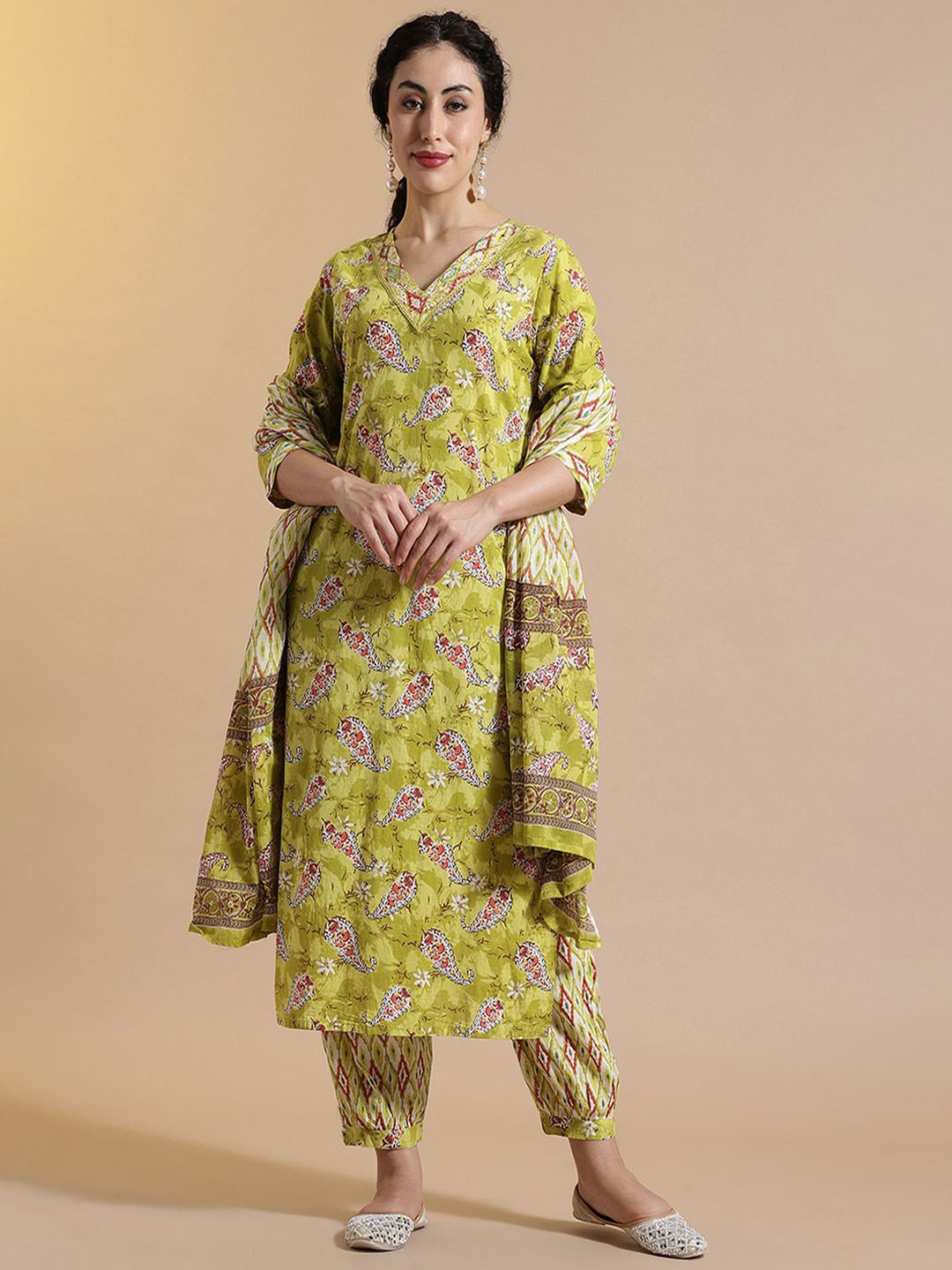 

Anouk Floral Embroidered Thread Work Pure Cotton Kurta with Salwar & Dupatta, Green