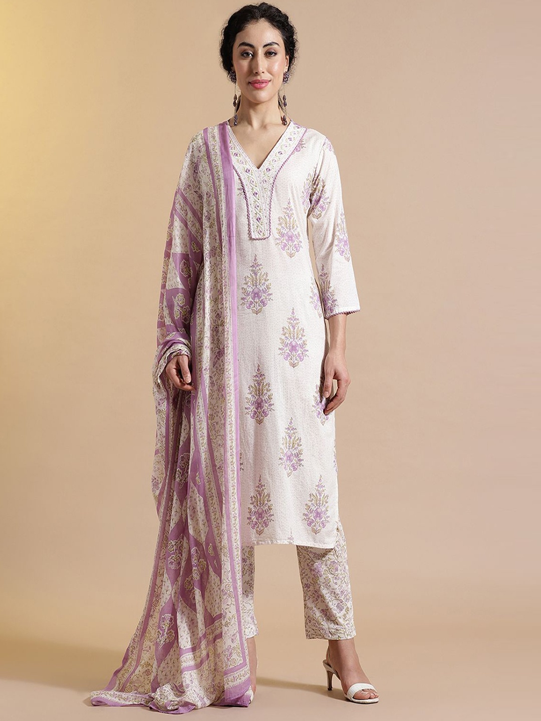 

Anouk Floral Embroidered Thread Work Pure Cotton Straight Kurta with Trousers & Dupatta, Purple