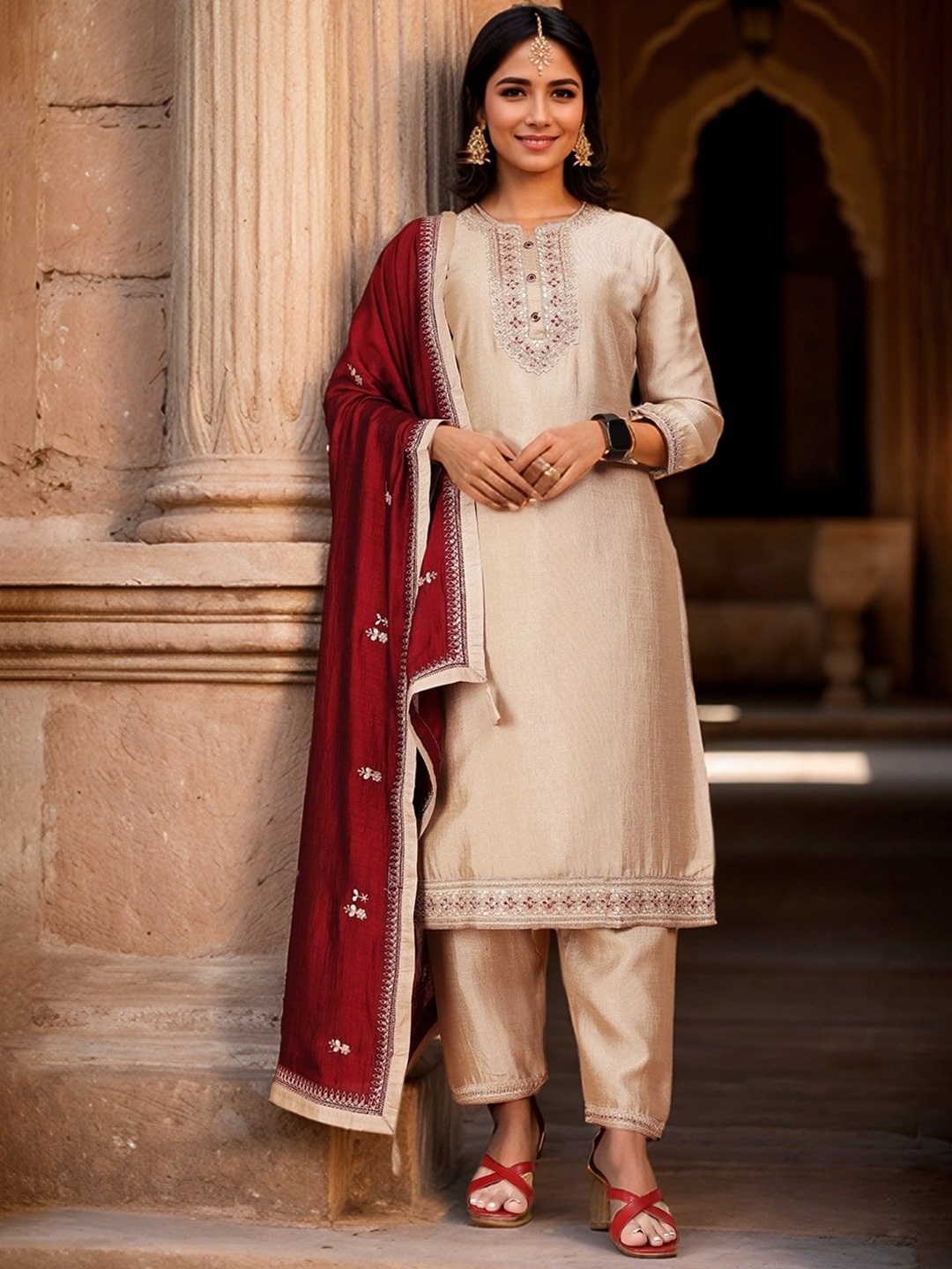 

SANJANA SILK Women Floral Embroidered Regular Thread Work Pure Silk Kurta with Trousers & With Dupatta, Cream