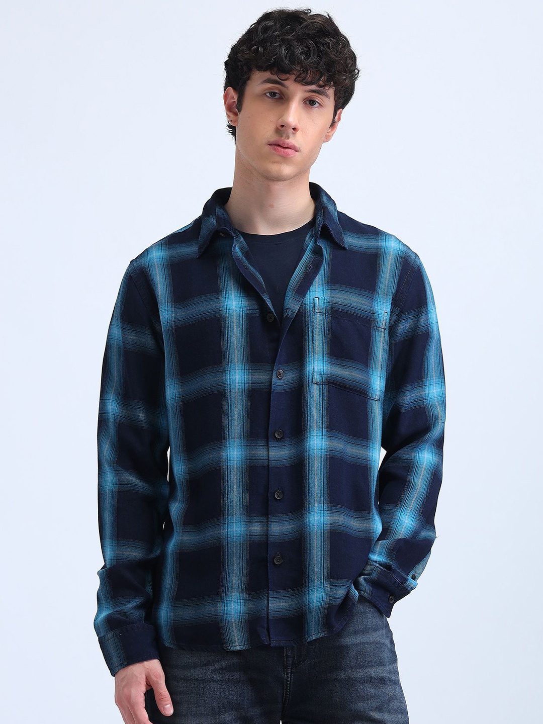 

Flying Machine Men Classic Spread Collar Tartan Checked Casual Shirt, Navy blue