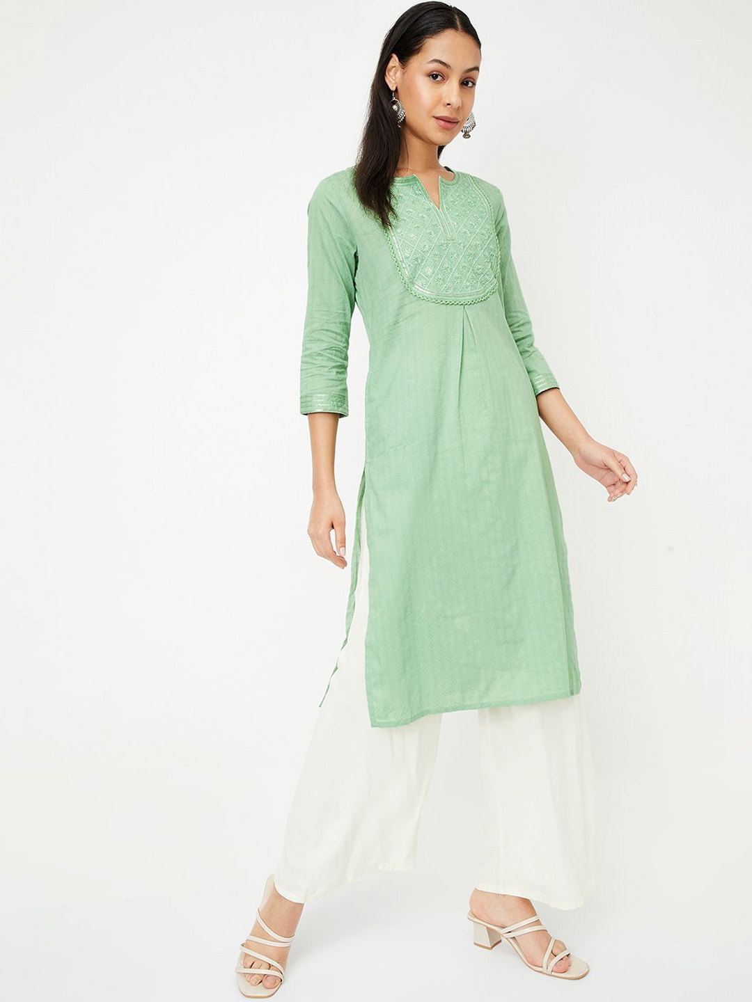 

max Yoke Design Notch Neck Thread Work Straight Kurta, Green