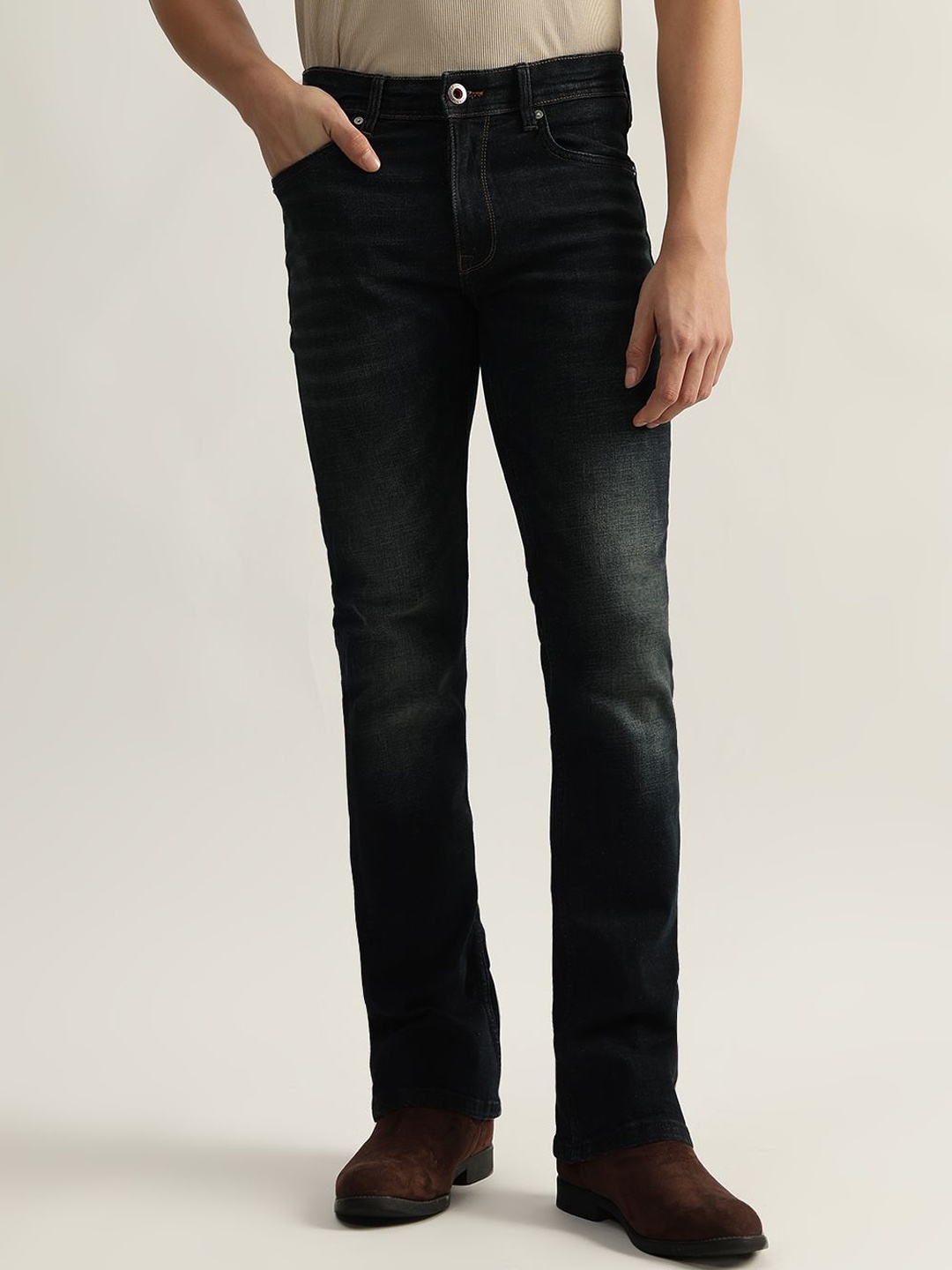 

Iconic Men Regular Fit Jeans, Black