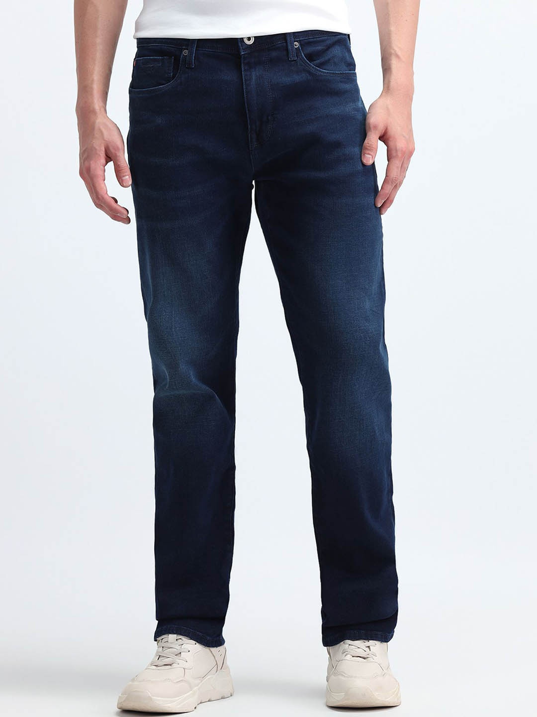 

Flying Machine Men Harlon Mid-Rise Straight Fit Heavy Fade Stretchable Jeans, Blue