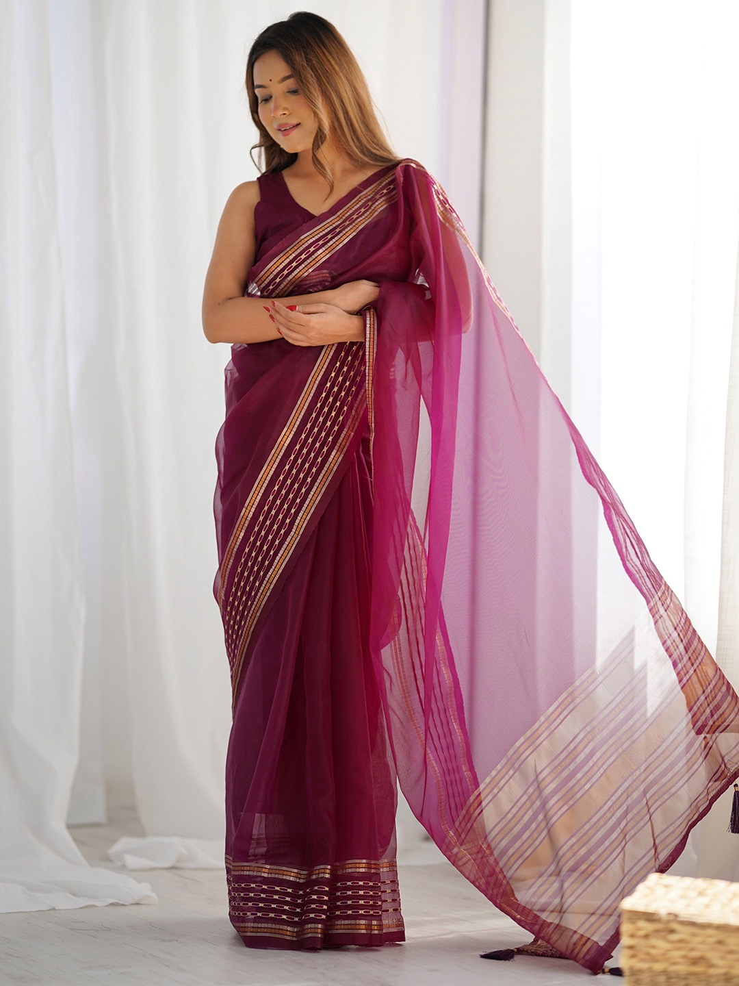 

CANIZZARO Khadi Saree With Blouse Piece, Magenta