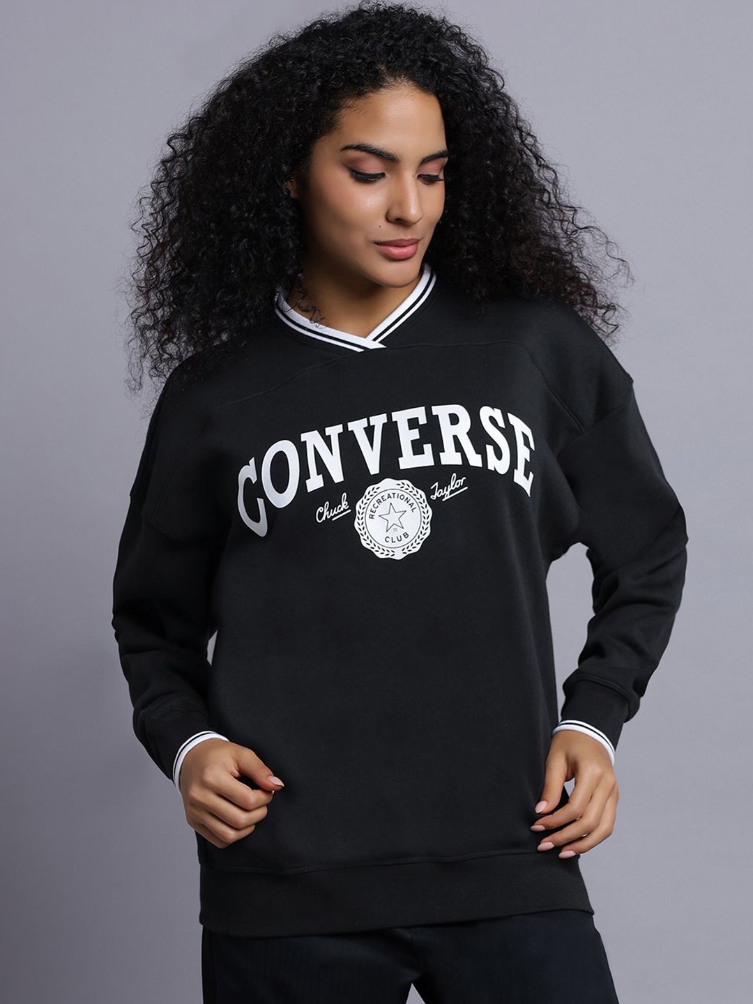 

Converse Women Retro Oversized V-Neck Sweatshirt, Black