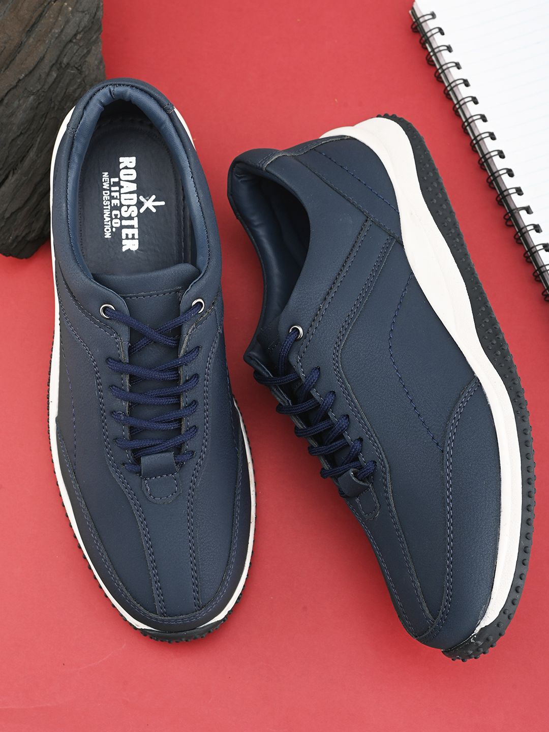 

The Roadster Lifestyle Co Men Casual Lace-Ups Jogger Sneakers, Navy blue