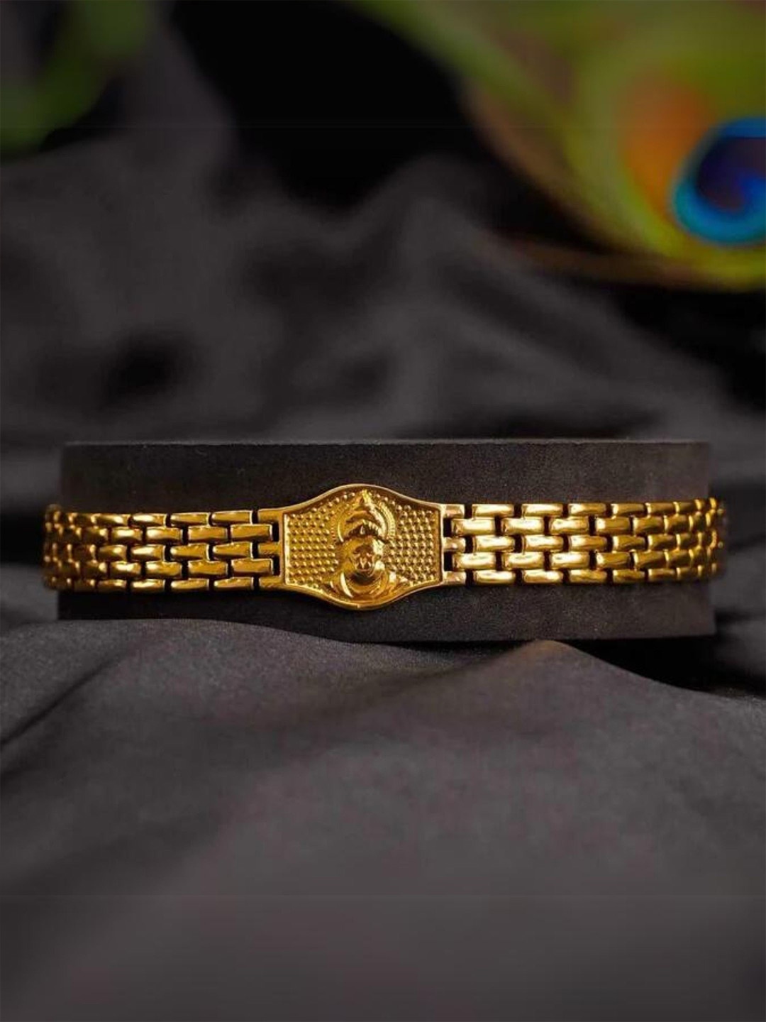 

Japam Unisex Gold-Plated Wraparound Bracelet