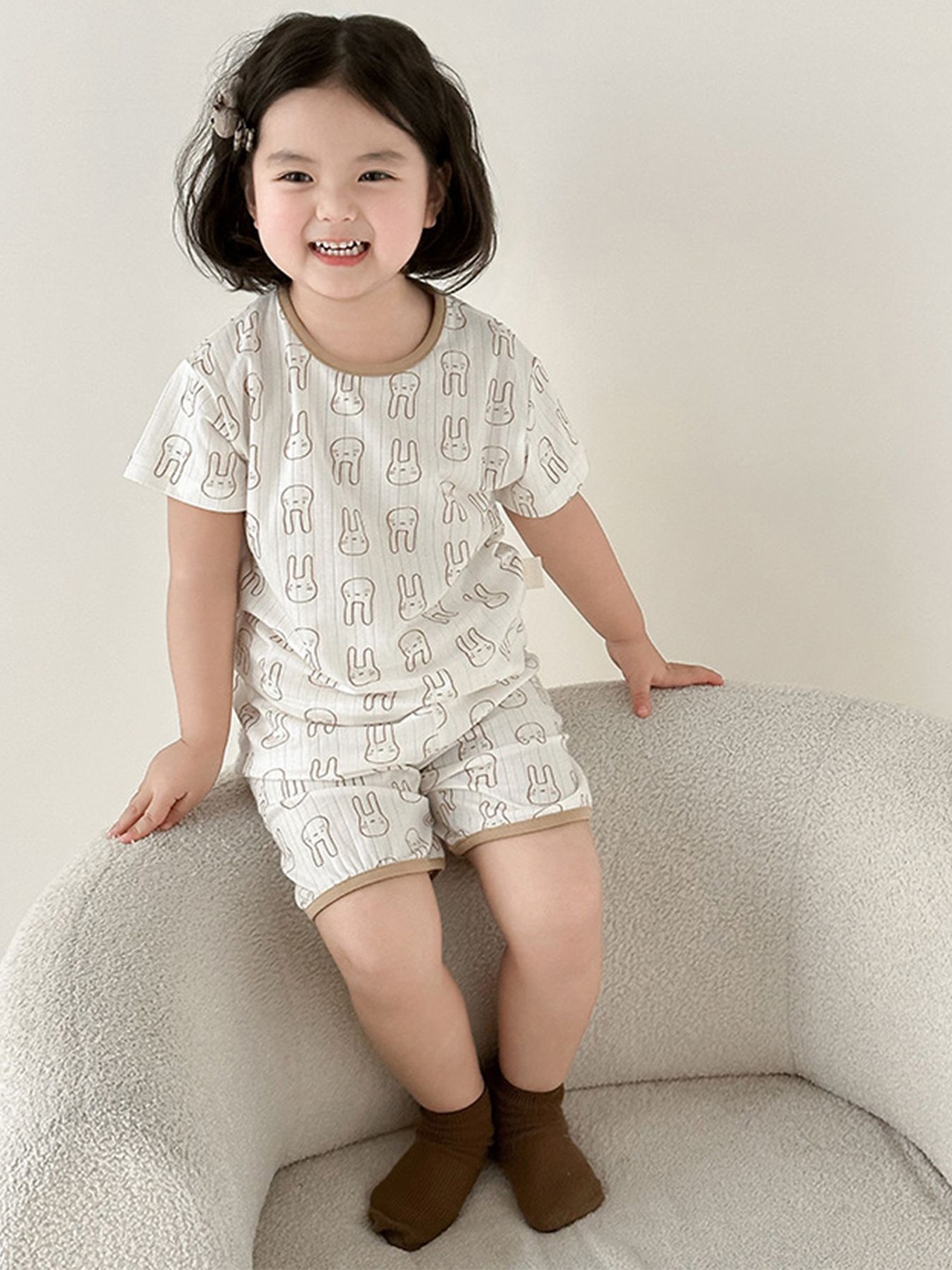 

LULU & SKY Girls Printed T-shirt with Shorts, Khaki