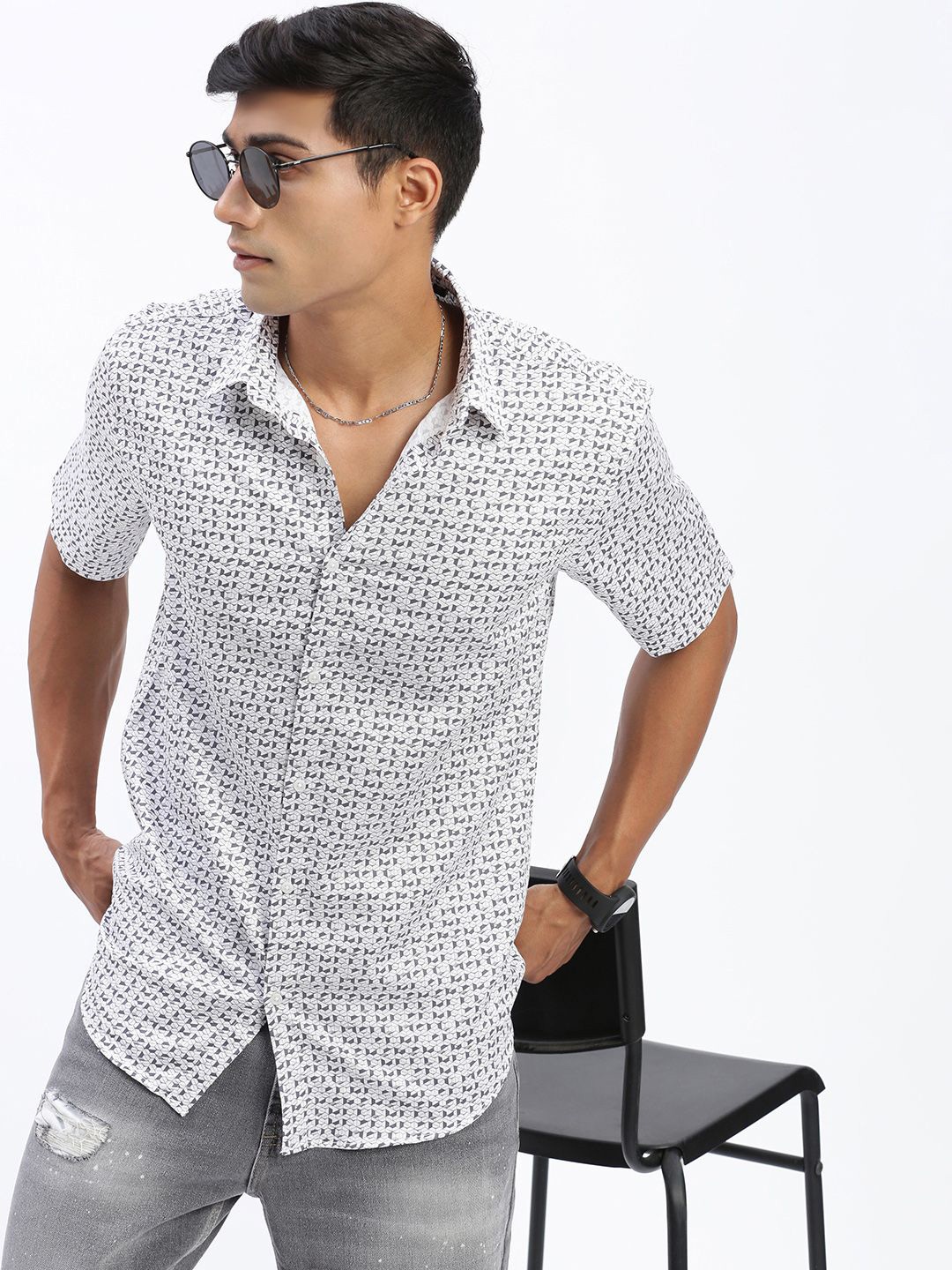 

SHOWOFF Men Standard Spread Collar Geometric Printed Cotton Casual Shirt, White