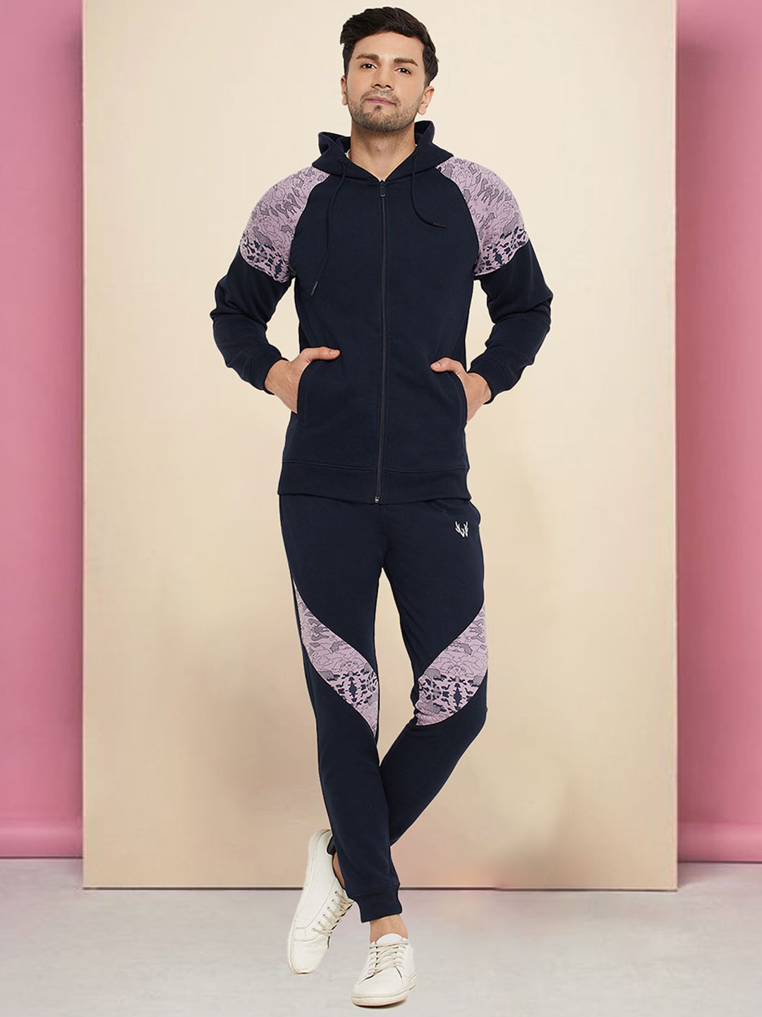 

WILD WEST Men Colourblocked Mid-Rise Tracksuit, Navy blue